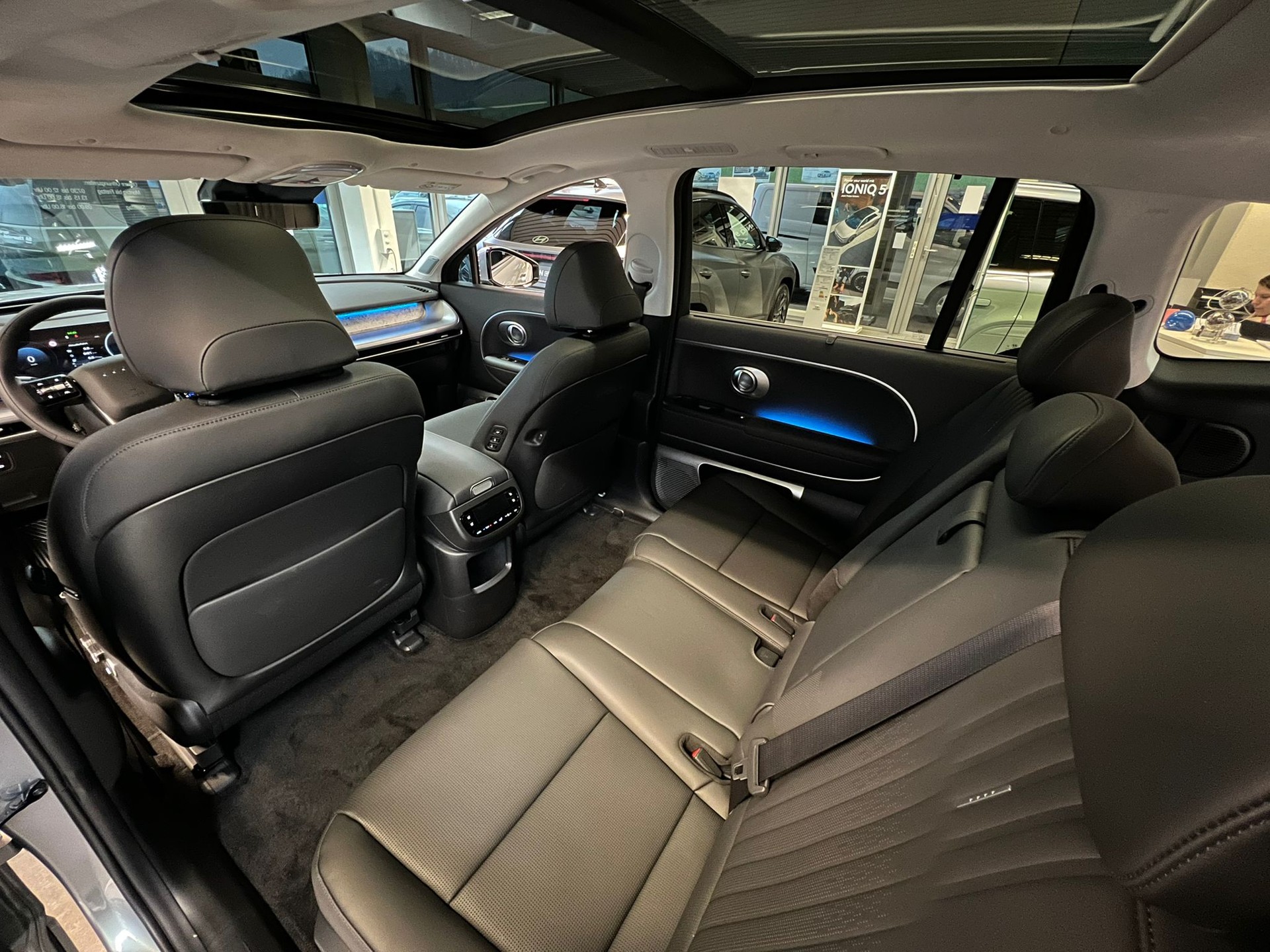 HYUNDAI Ioniq 9 110kWh Vertex Caligraphy 4WD-image-10