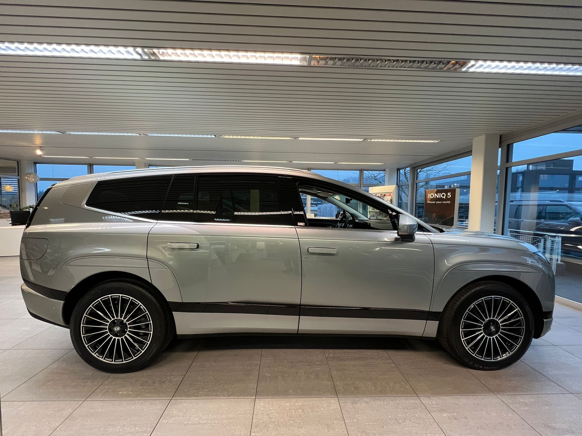 HYUNDAI Ioniq 9 110kWh Vertex Caligraphy 4WD-image-8