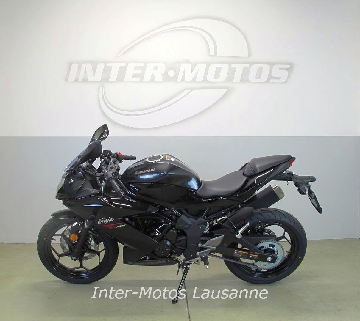 KAWASAKI NINJA 125-image-3
