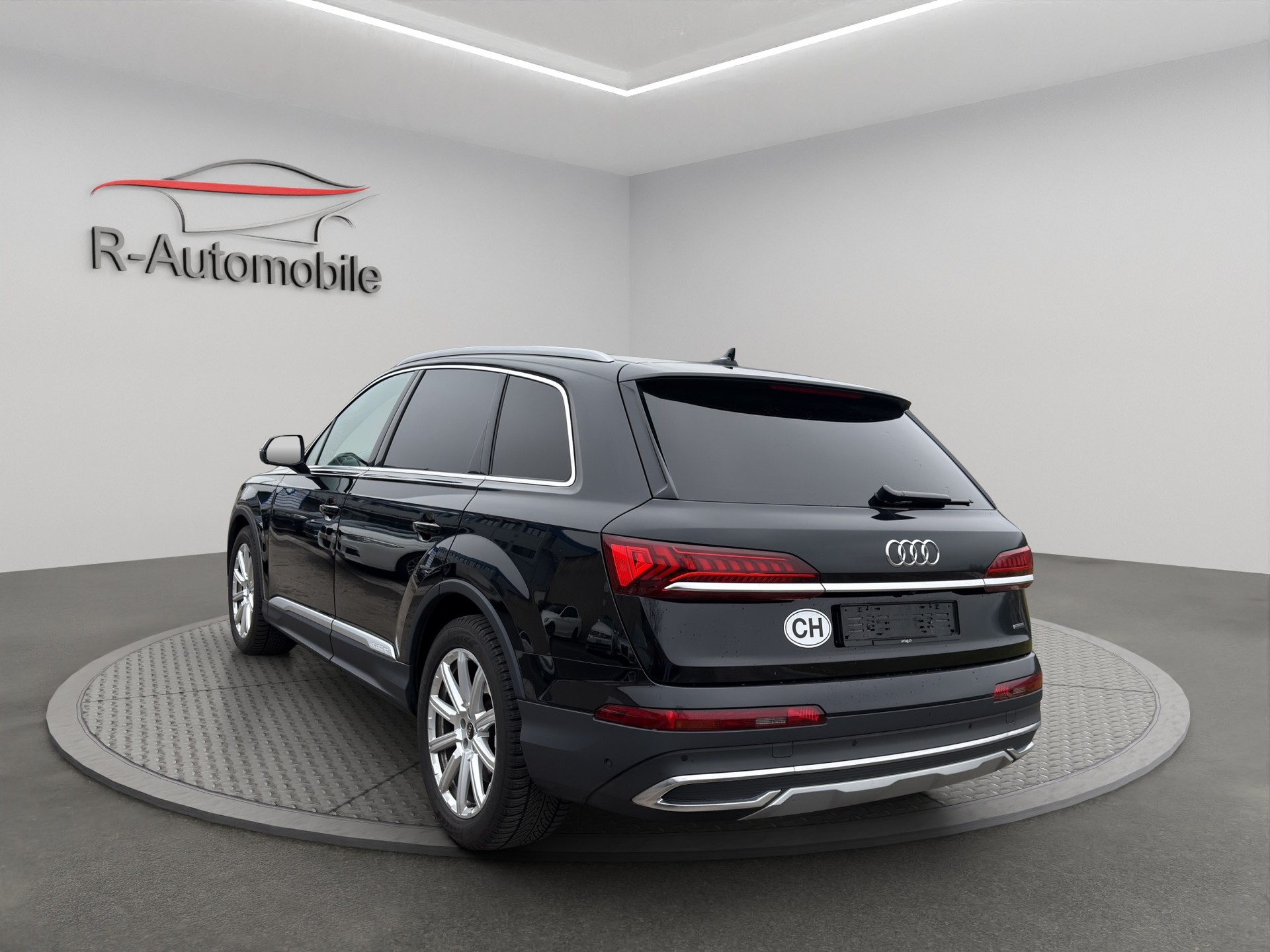 AUDI Q7 55 TFSI quattro tiptronic-image-2