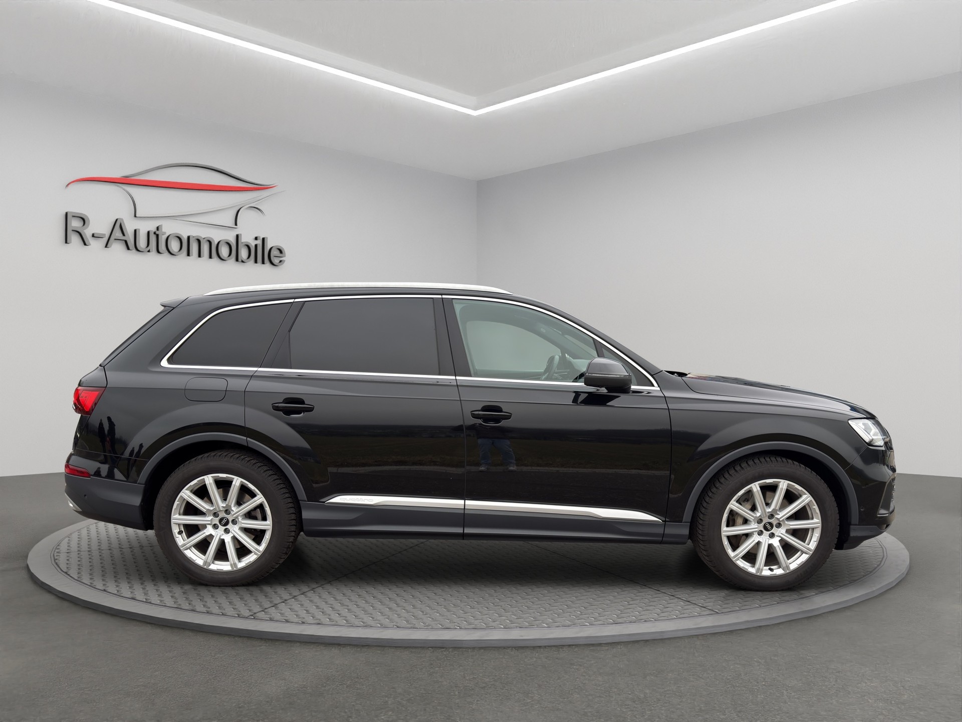 AUDI Q7 55 TFSI quattro tiptronic-image-5