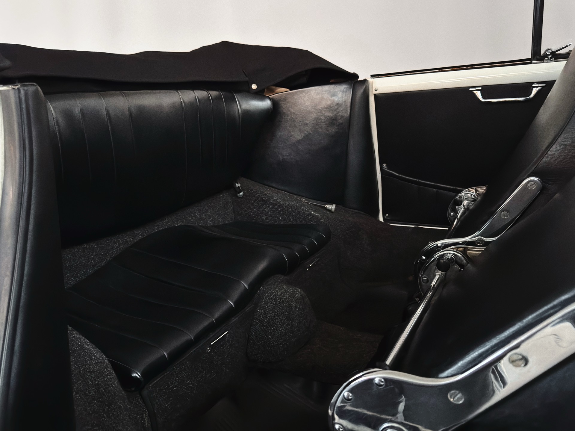PORSCHE 356 A 1600 Cabriolet-image-18