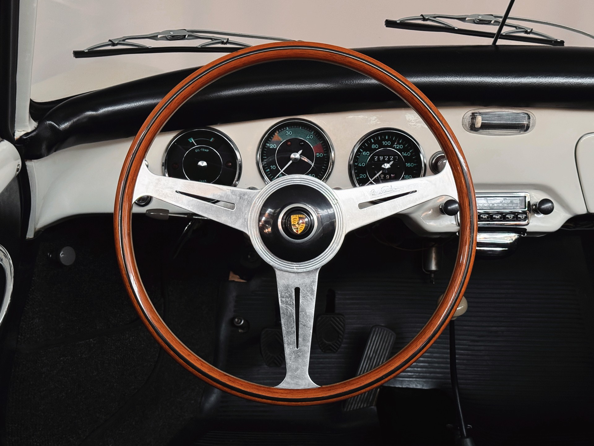 PORSCHE 356 A 1600 Cabriolet-image-22