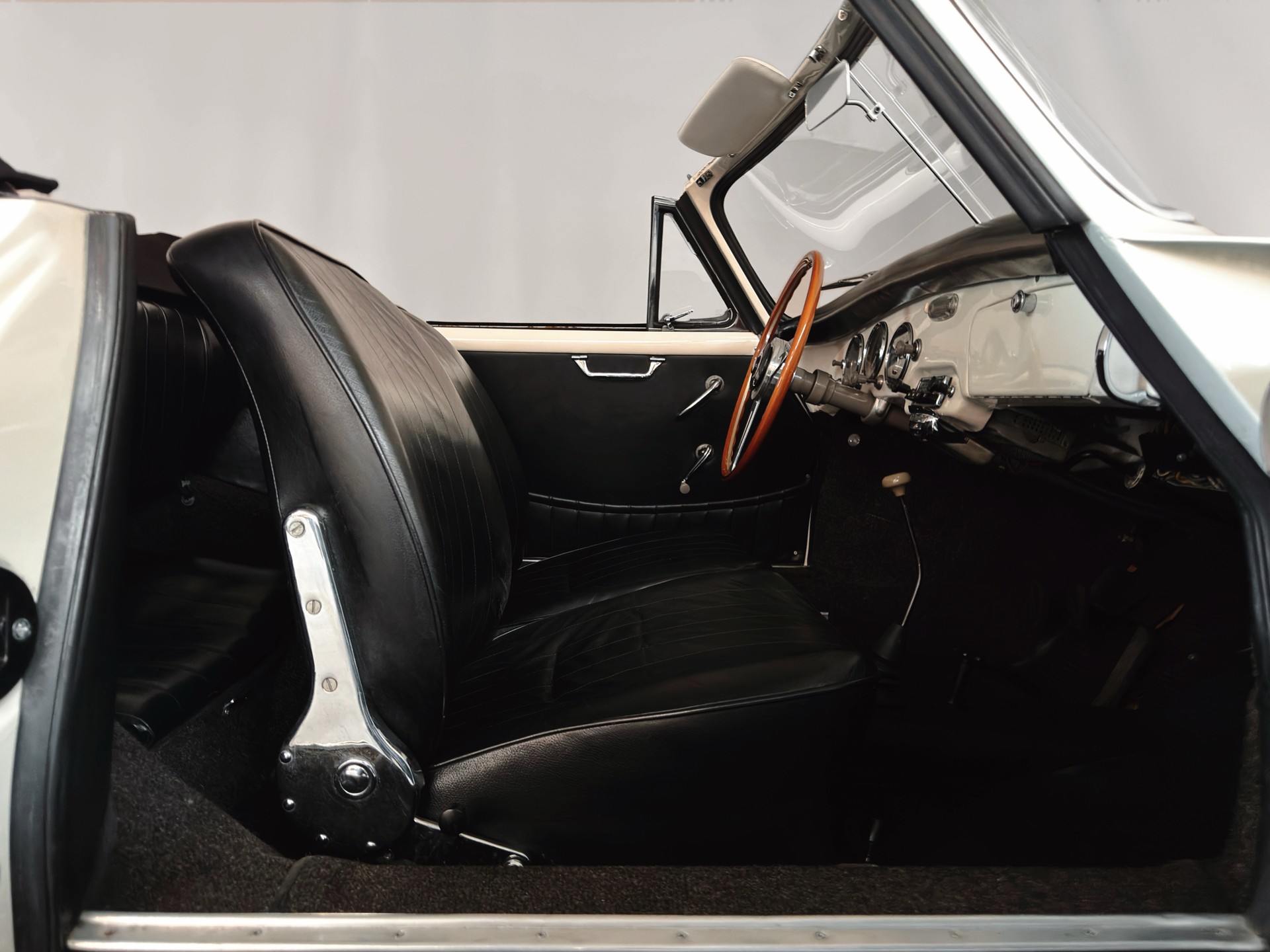 PORSCHE 356 A 1600 Cabriolet-image-19