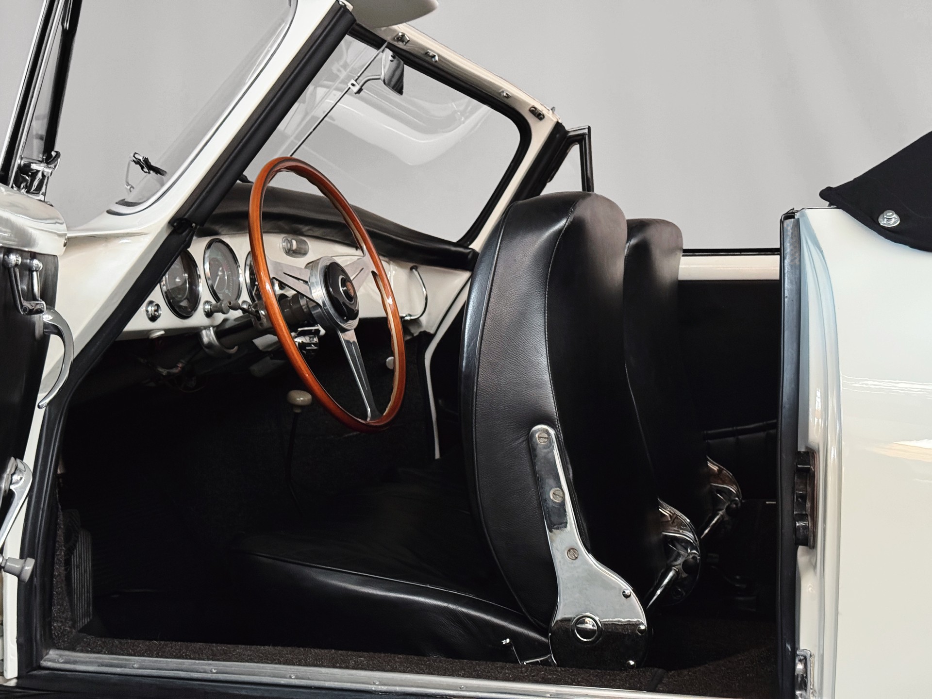 PORSCHE 356 A 1600 Cabriolet-image-16