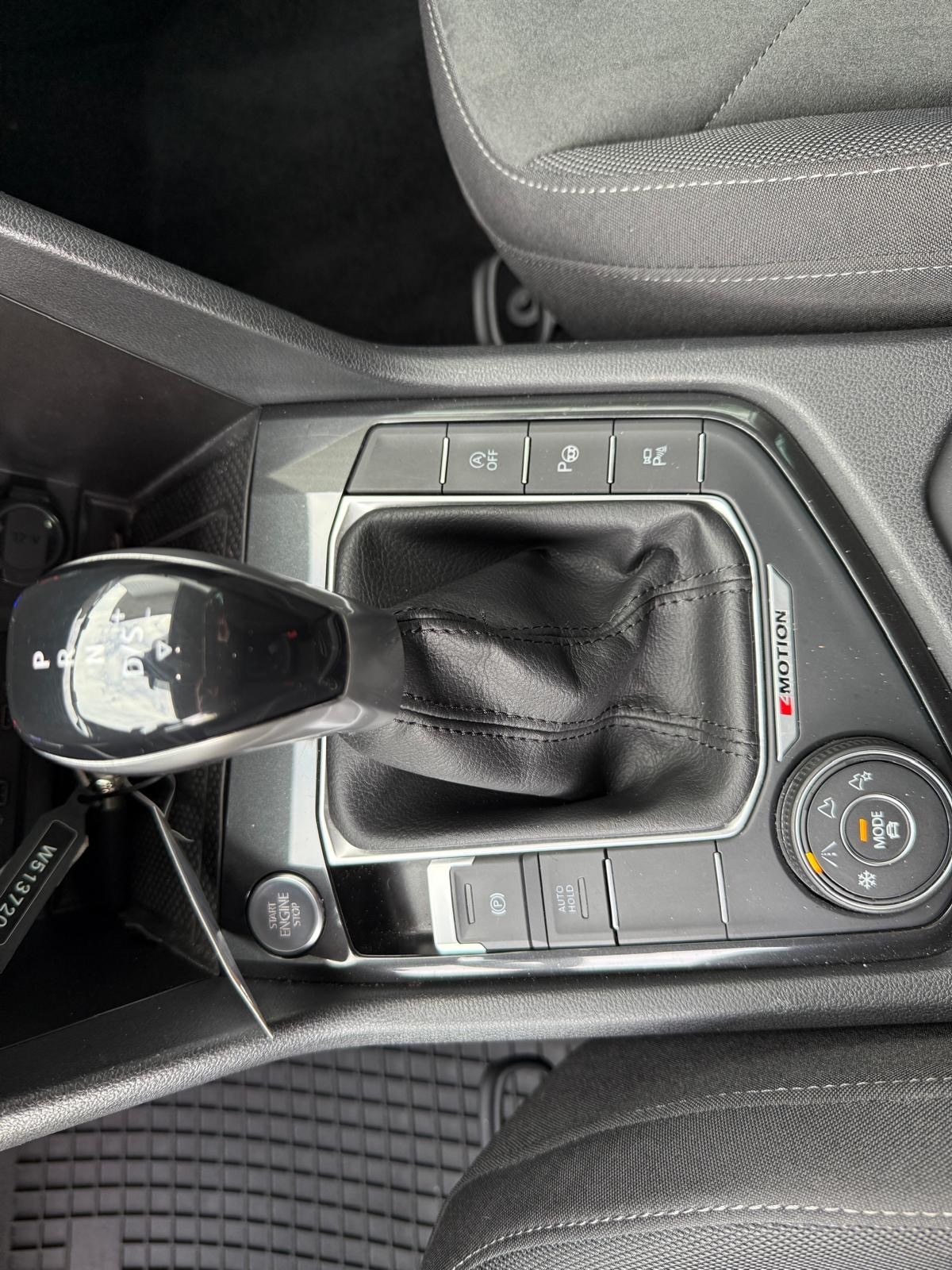 VW Tiguan 2.0 TDI SCR Elegance 4Motion DSG-image-18