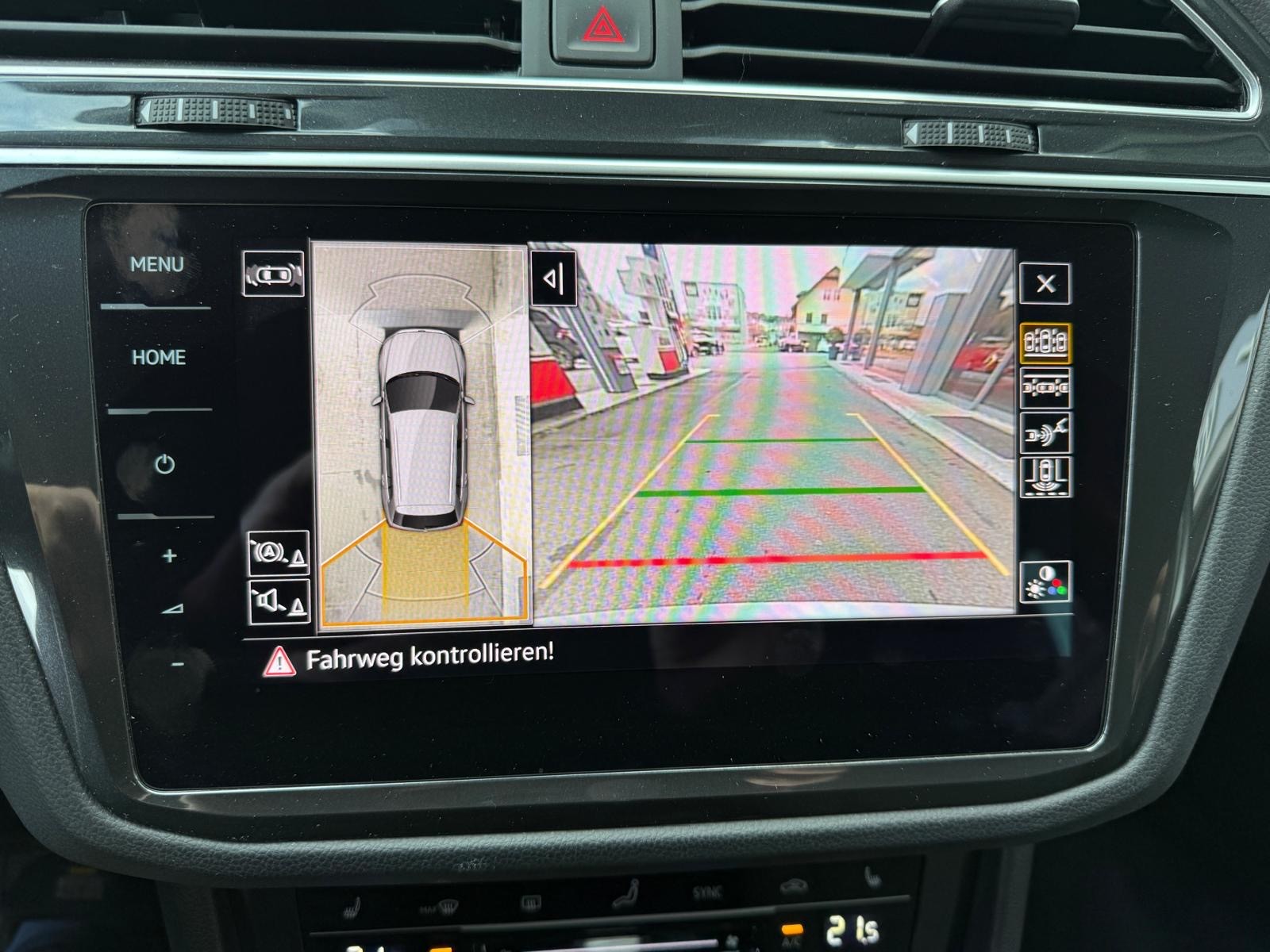 VW Tiguan 2.0 TDI SCR Elegance 4Motion DSG-image-12