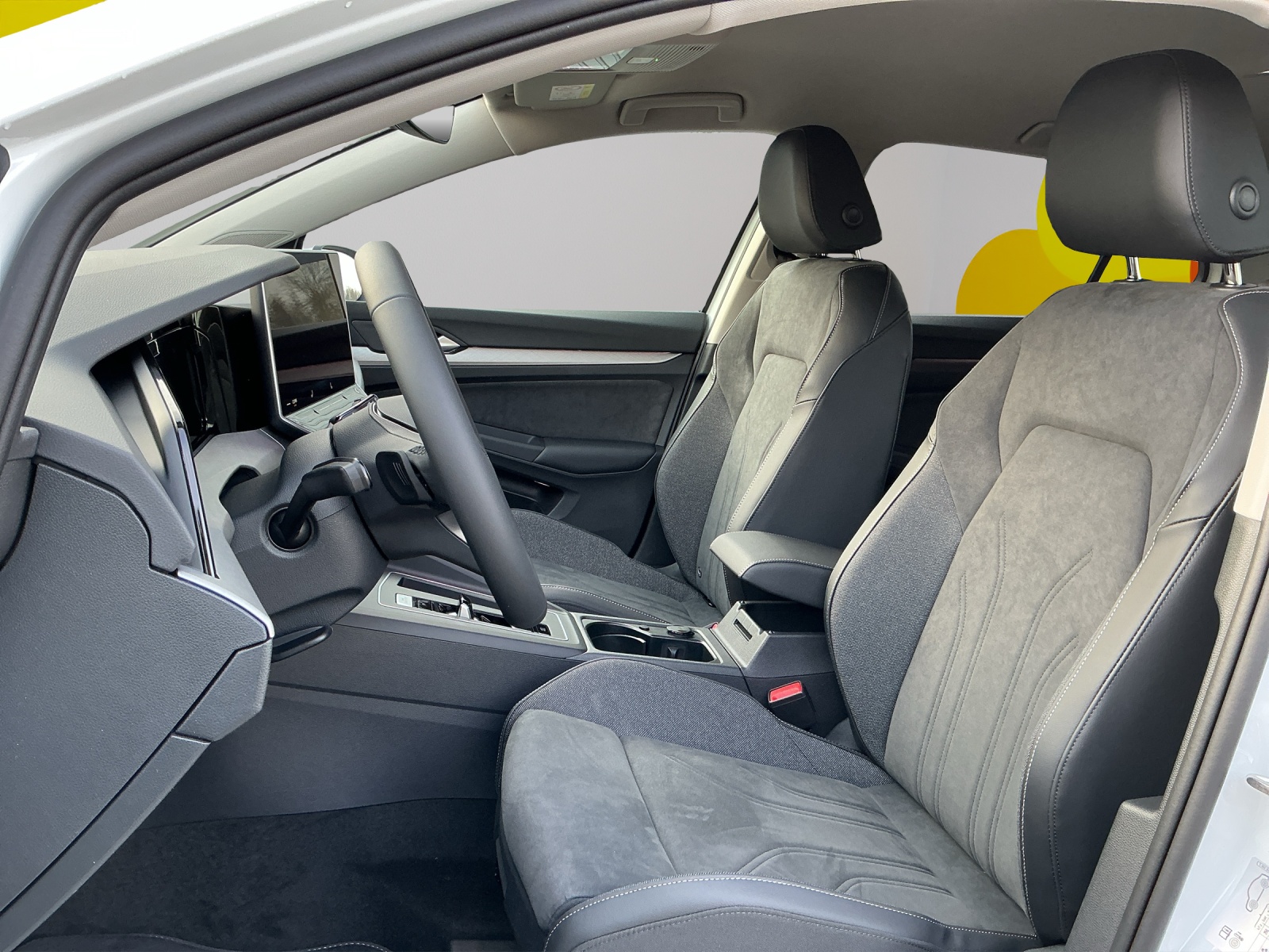 VW Golf 1.5 e TSI mHEV United DSG-image-4