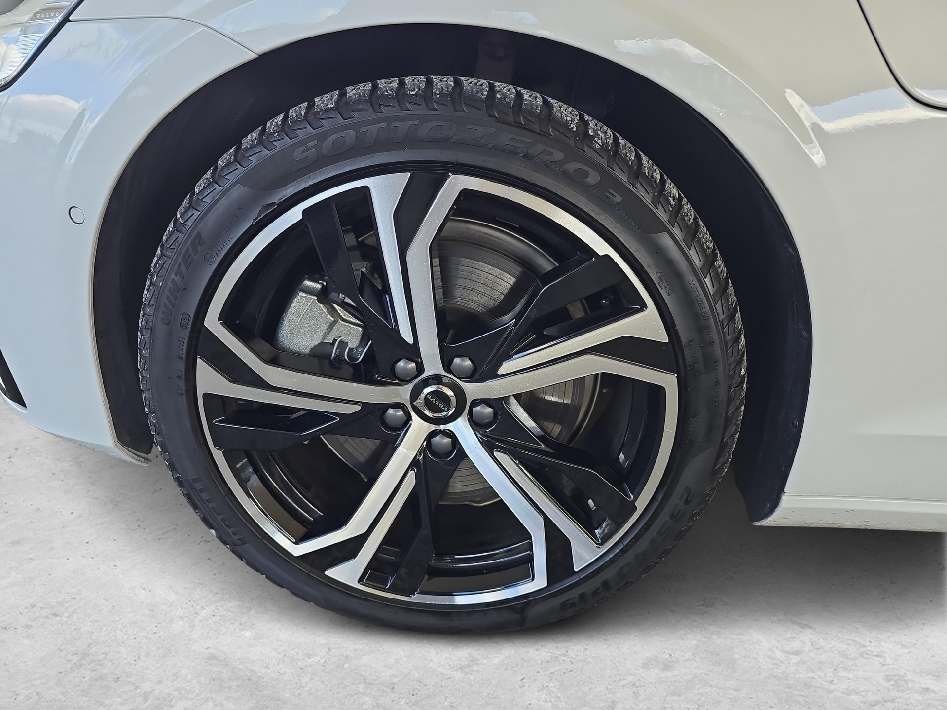 VOLVO V60 2.0 T6 TE Plus Dark eAWD / Jetzt mit attraktivem 1.9% Leasing!-image-18