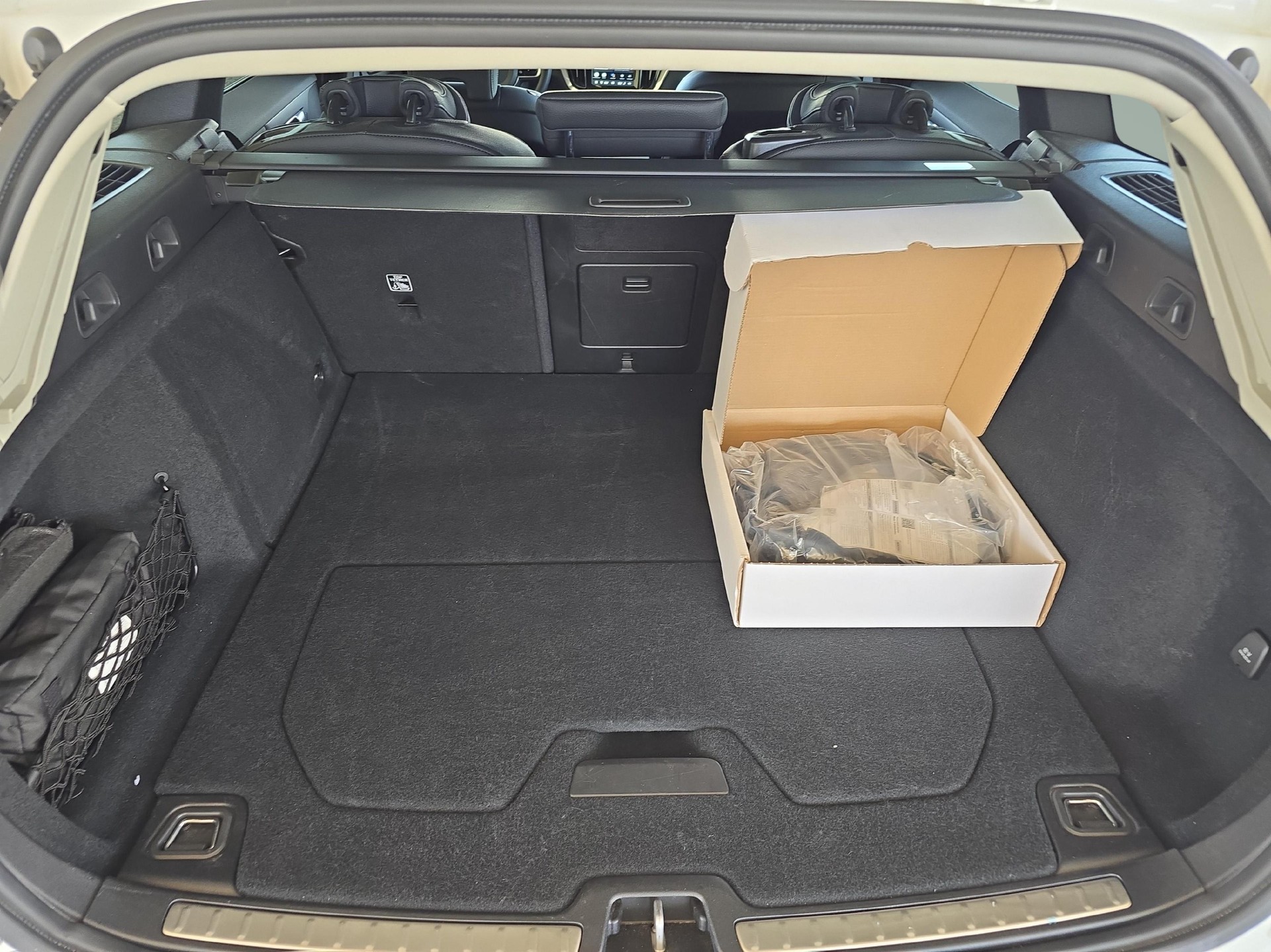 VOLVO V60 2.0 T6 TE Plus Dark eAWD / Jetzt mit attraktivem 1.9% Leasing!-image-11