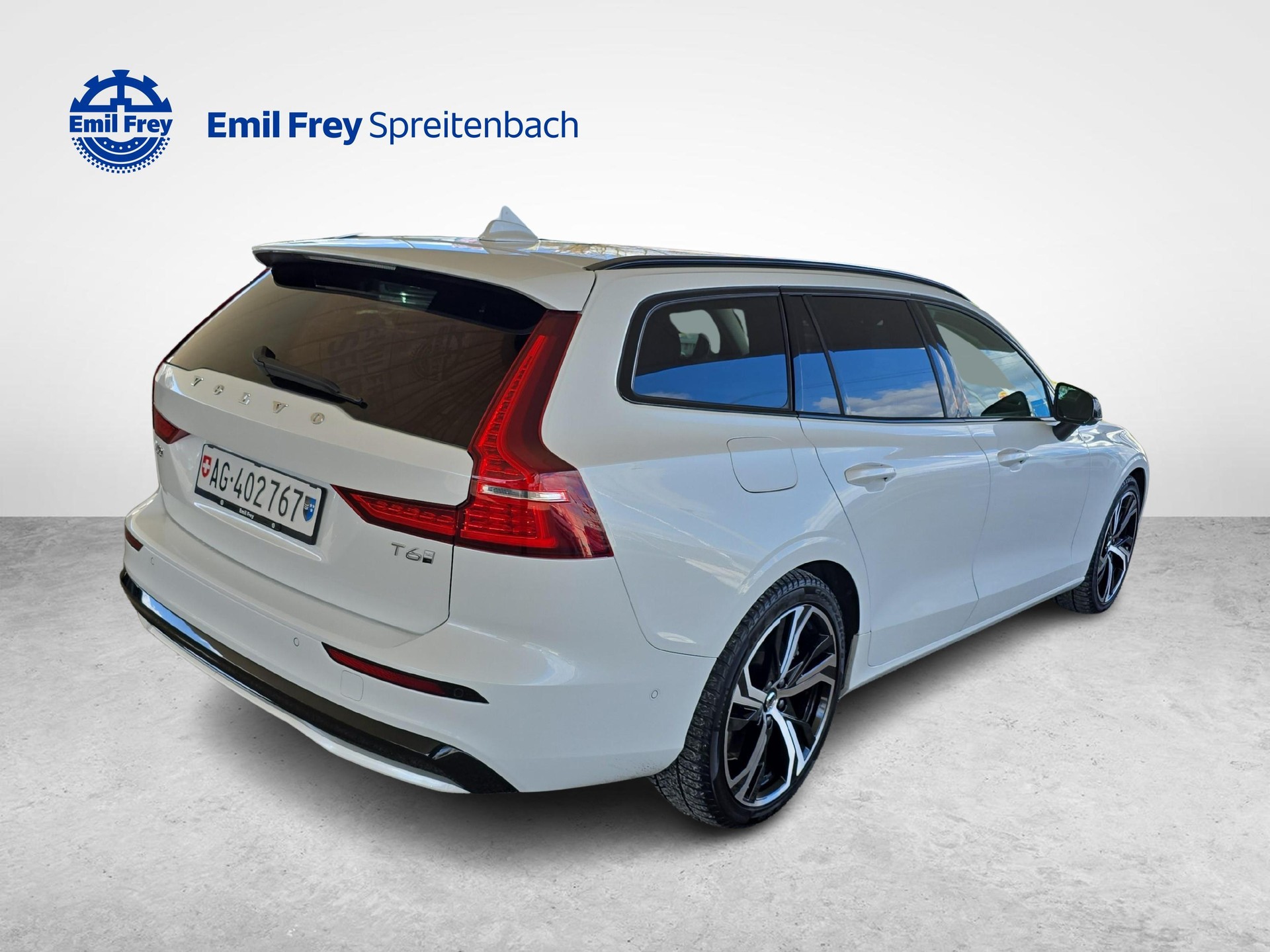 VOLVO V60 2.0 T6 TE Plus Dark eAWD / Jetzt mit attraktivem 1.9% Leasing!-image-4