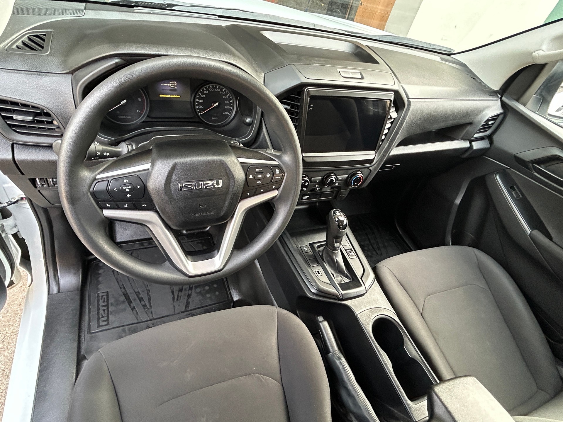 ISUZU D-MAX 1.9 CrewCab N60B 4x4-image-10