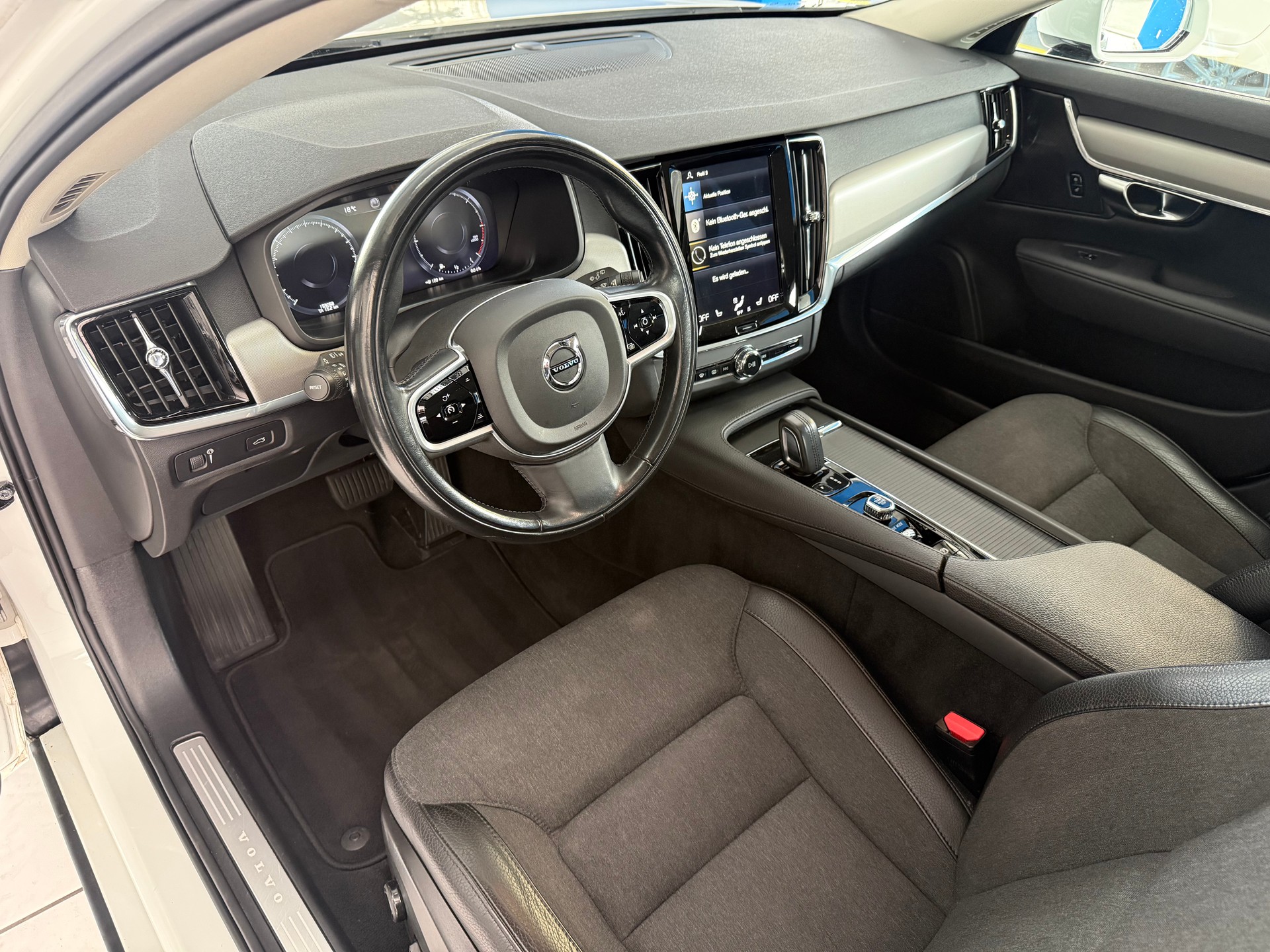 VOLVO V90 B4 Benzin Mild Hybrid Momentum Geartronic-image-11