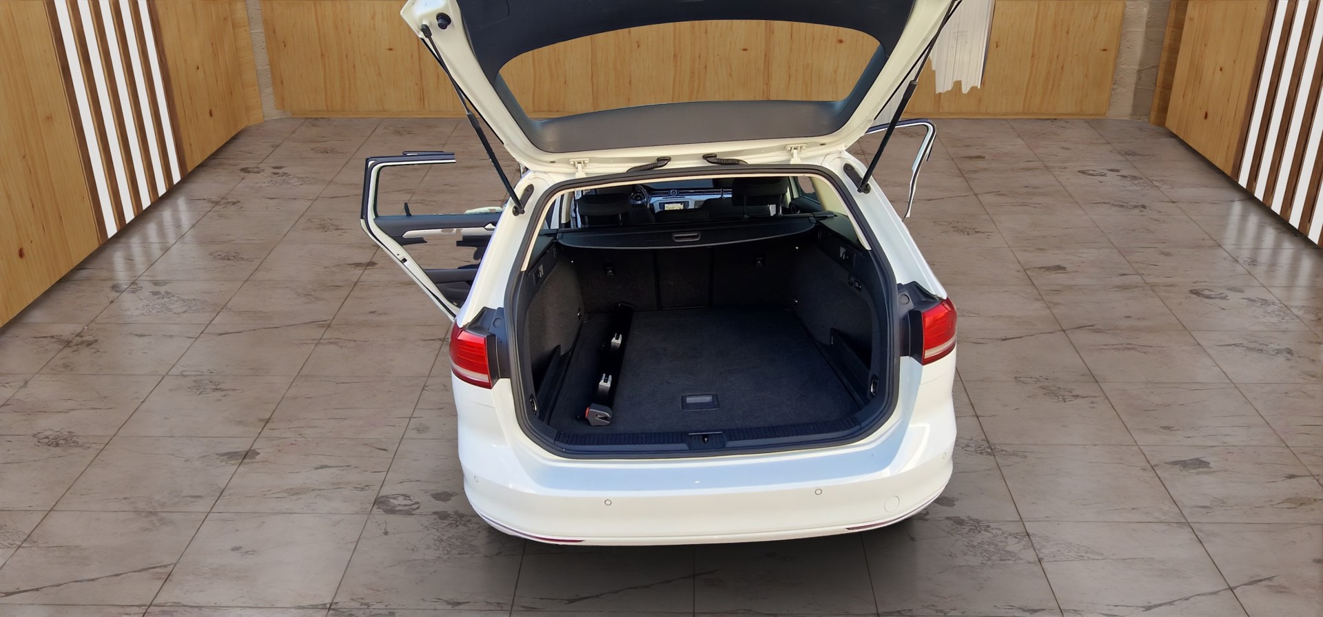 VW Passat Variant 2.0 TDI BMT Family DSG 4Motion-image-9