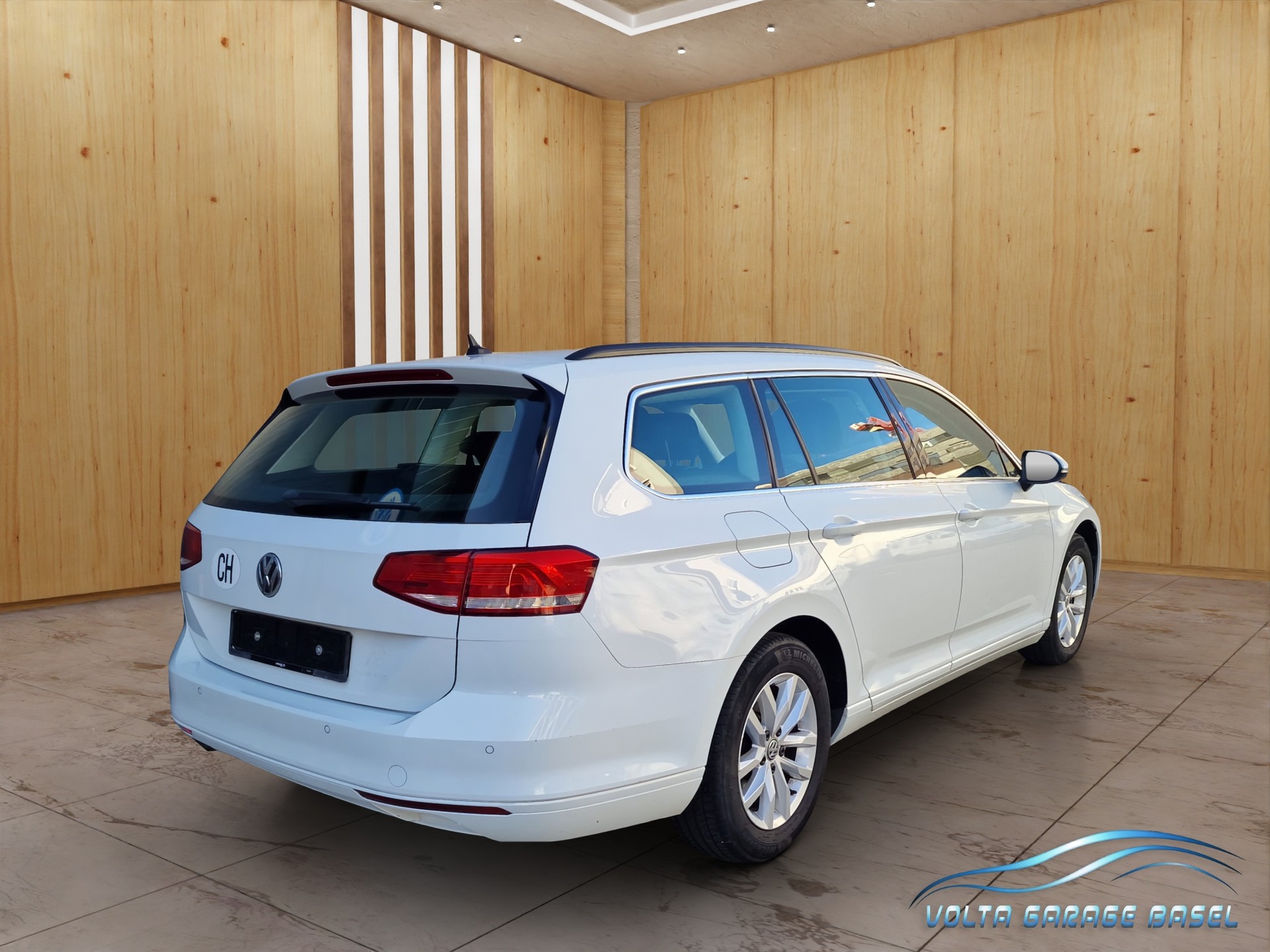 VW Passat Variant 2.0 TDI BMT Family DSG 4Motion-image-7