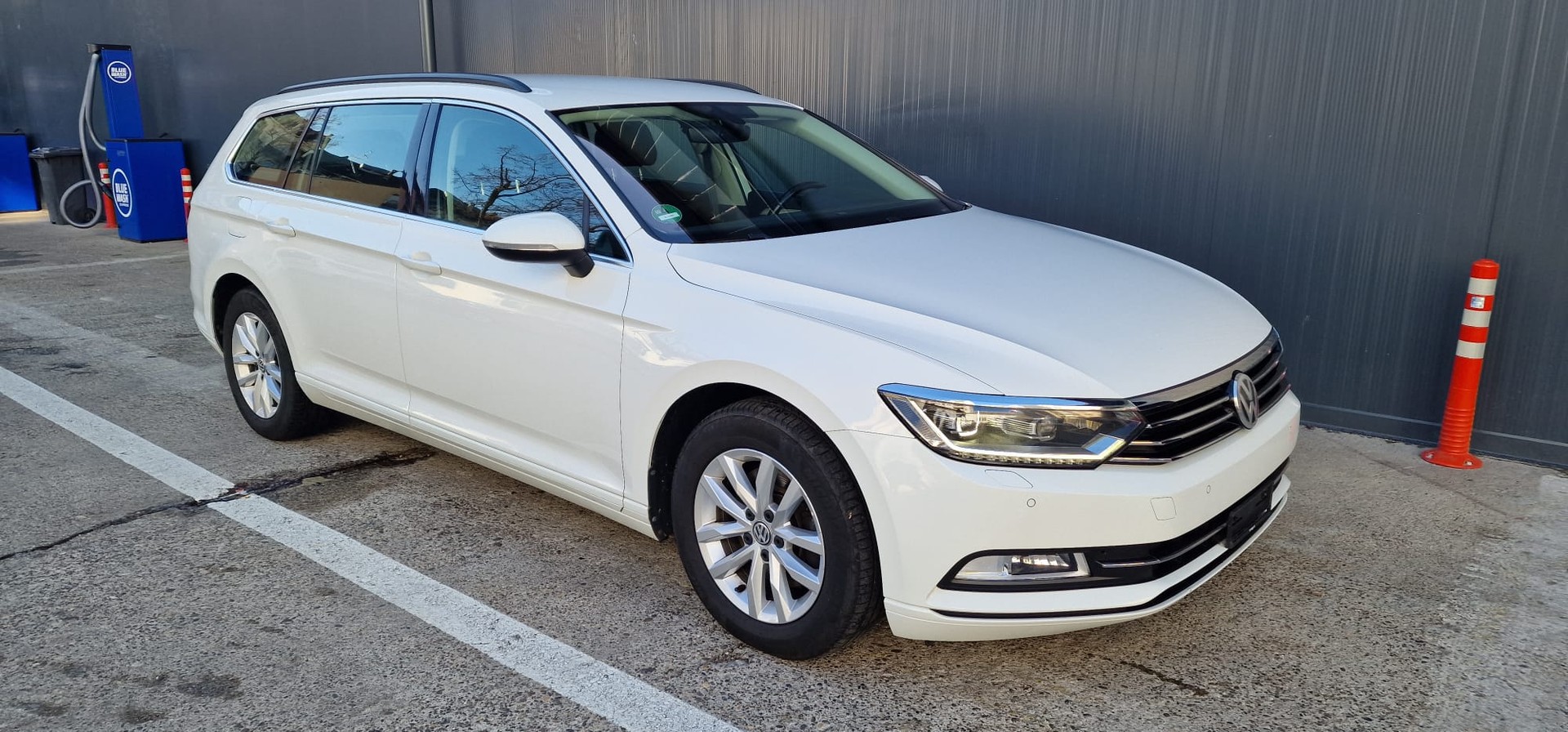 VW Passat Variant 2.0 TDI BMT Family DSG 4Motion-showroom-element-1