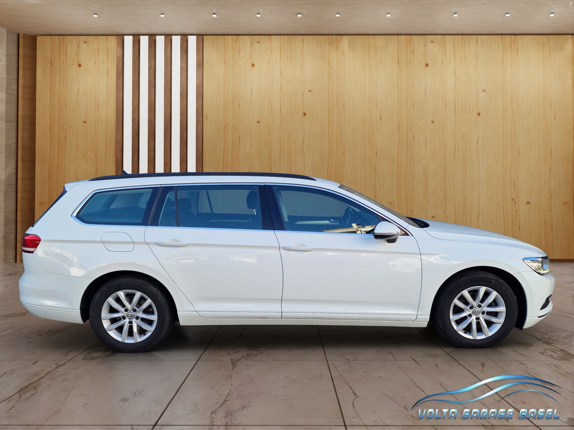 VW Passat Variant 2.0 TDI BMT Family DSG 4Motion-image-4