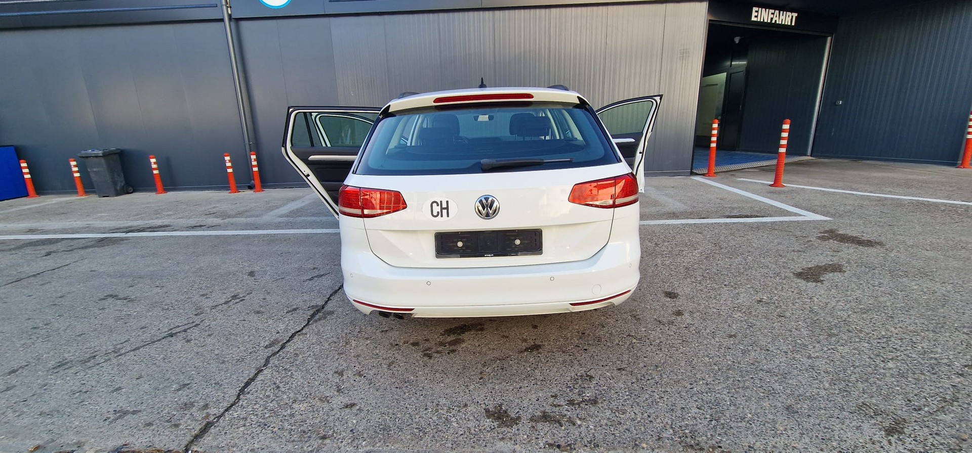 VW Passat Variant 2.0 TDI BMT Family DSG 4Motion-showroom-element-3