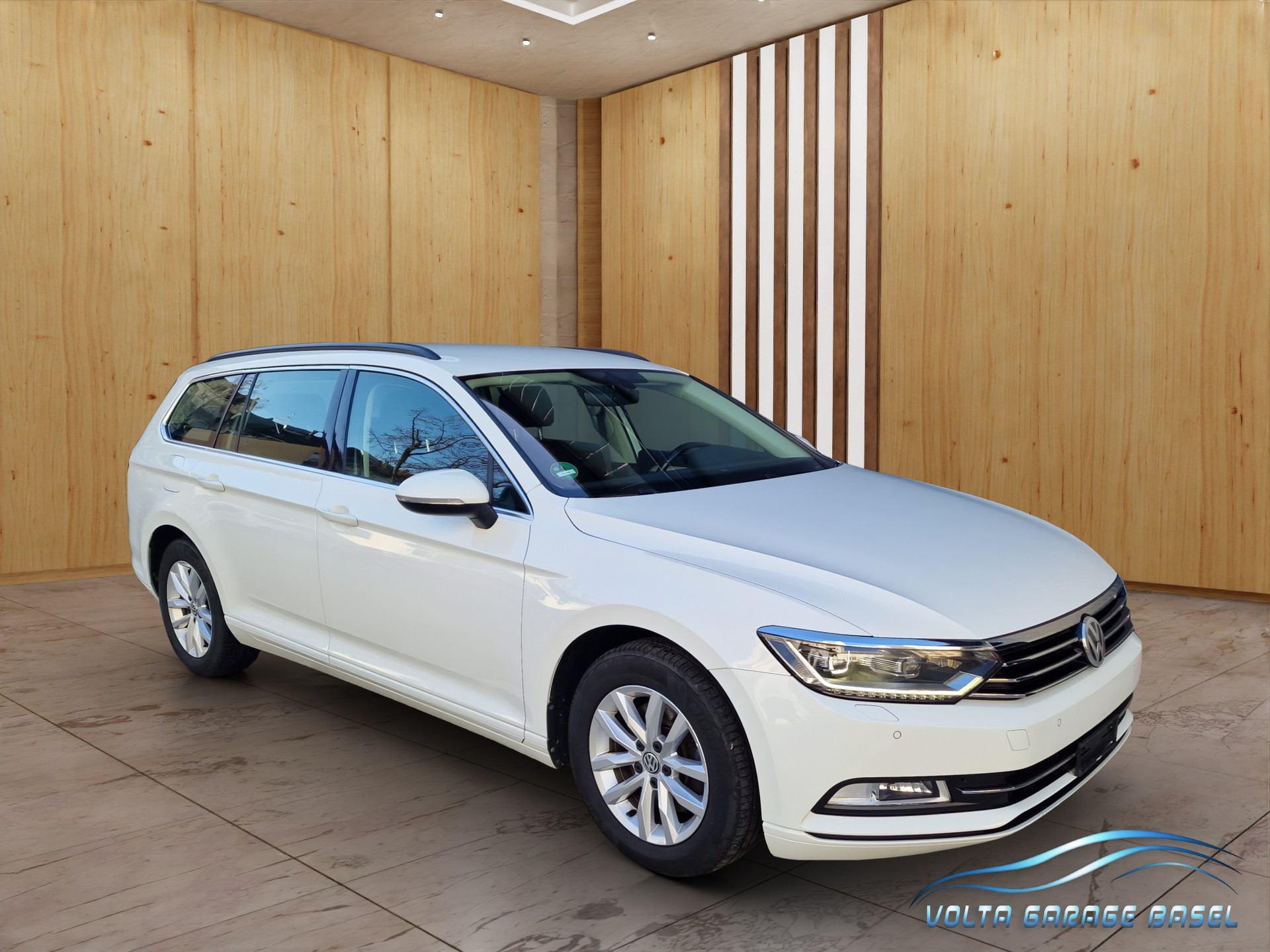 VW Passat Variant 2.0 TDI BMT Family DSG 4Motion-showroom-element-1