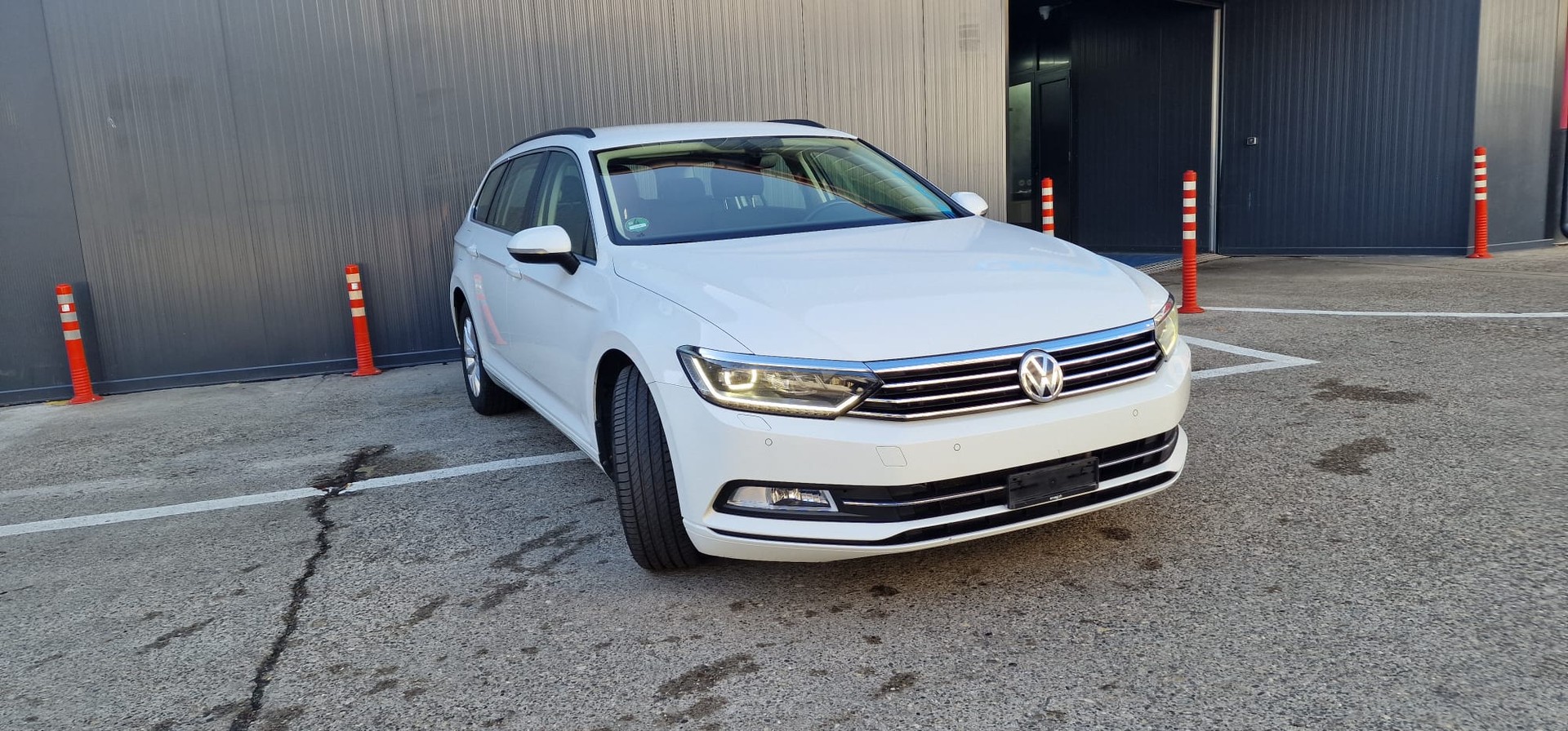 VW Passat Variant 2.0 TDI BMT Family DSG 4Motion-showroom-element-2