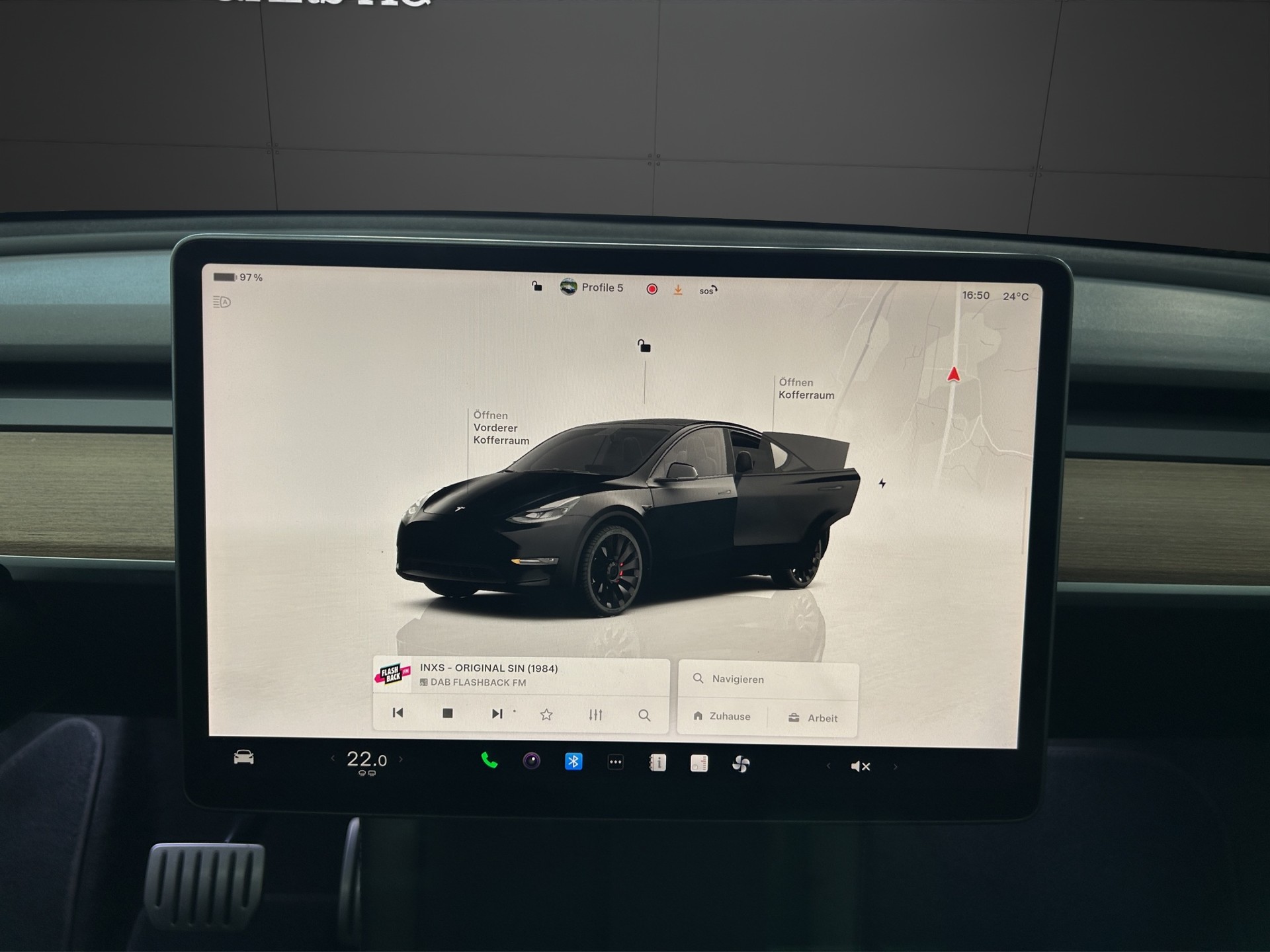 TESLA Model Y Performance / Enhanced Autopilot-image-11