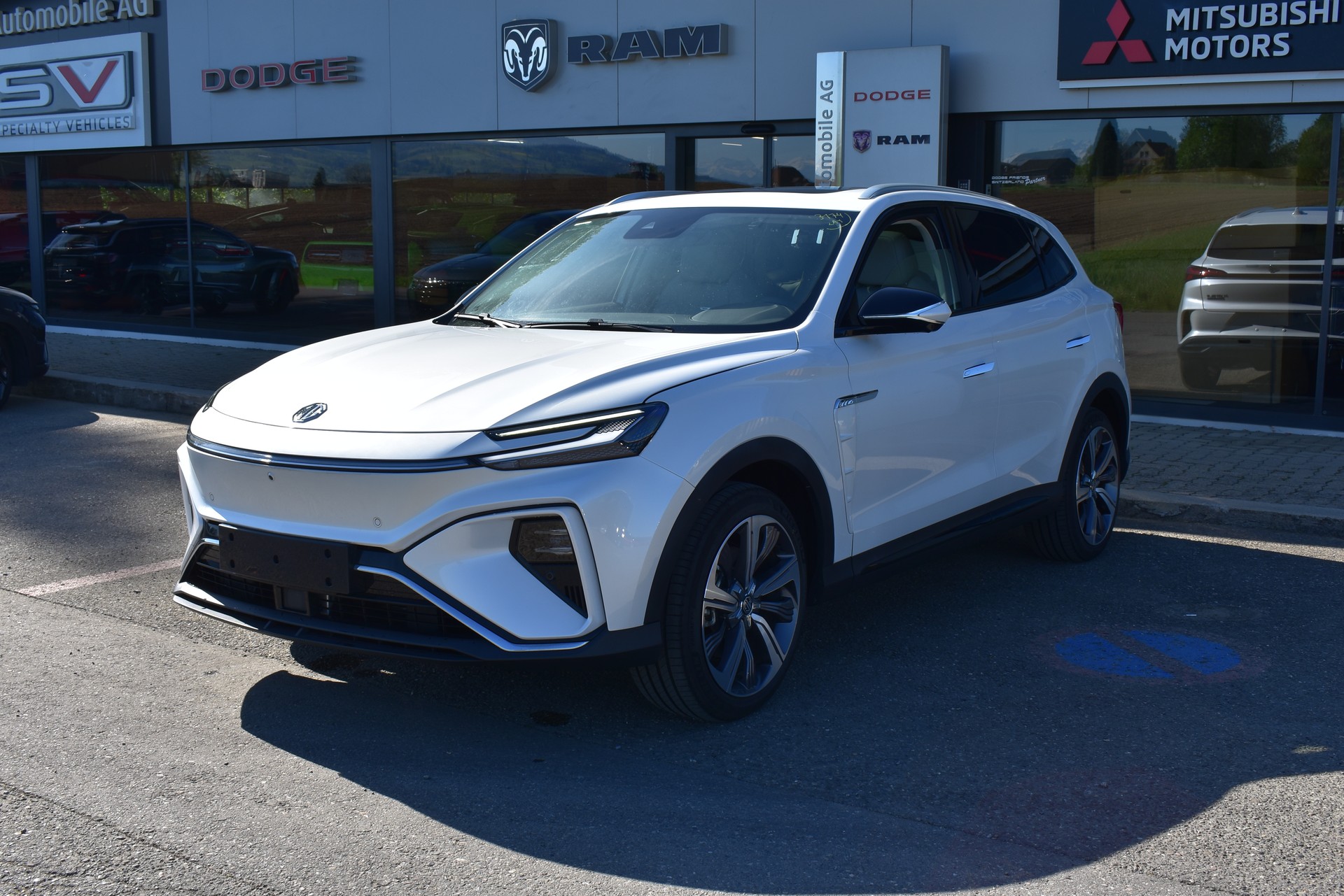 MG Marvel R EV 70kWh LUXURY-image-3