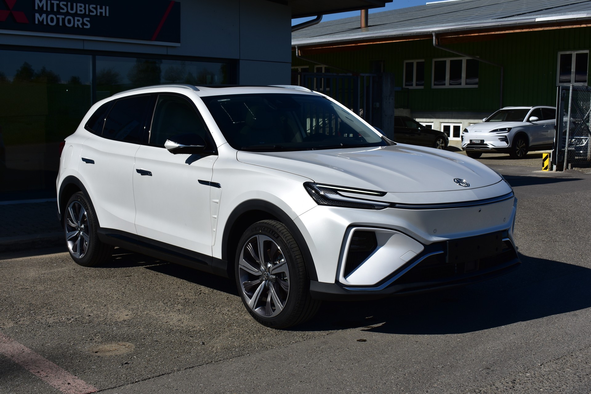 MG Marvel R EV 70kWh LUXURY-image-1