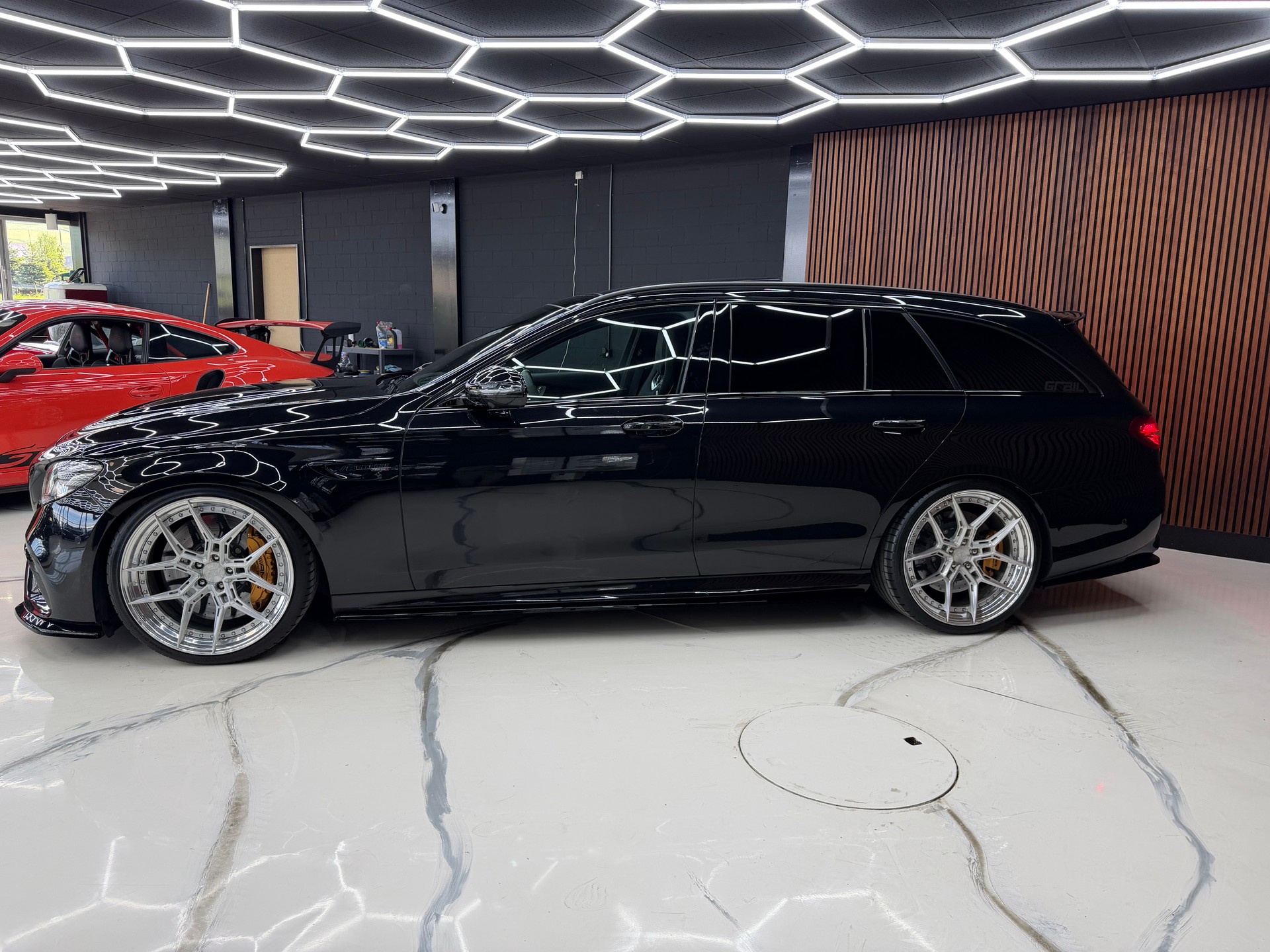 MERCEDES-BENZ E 63 AMG S 4 Matic 9G-Tronic-image-4