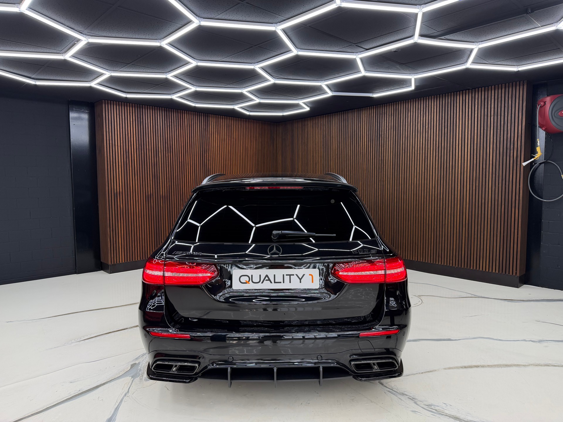 MERCEDES-BENZ E 63 AMG S 4 Matic 9G-Tronic-image-6