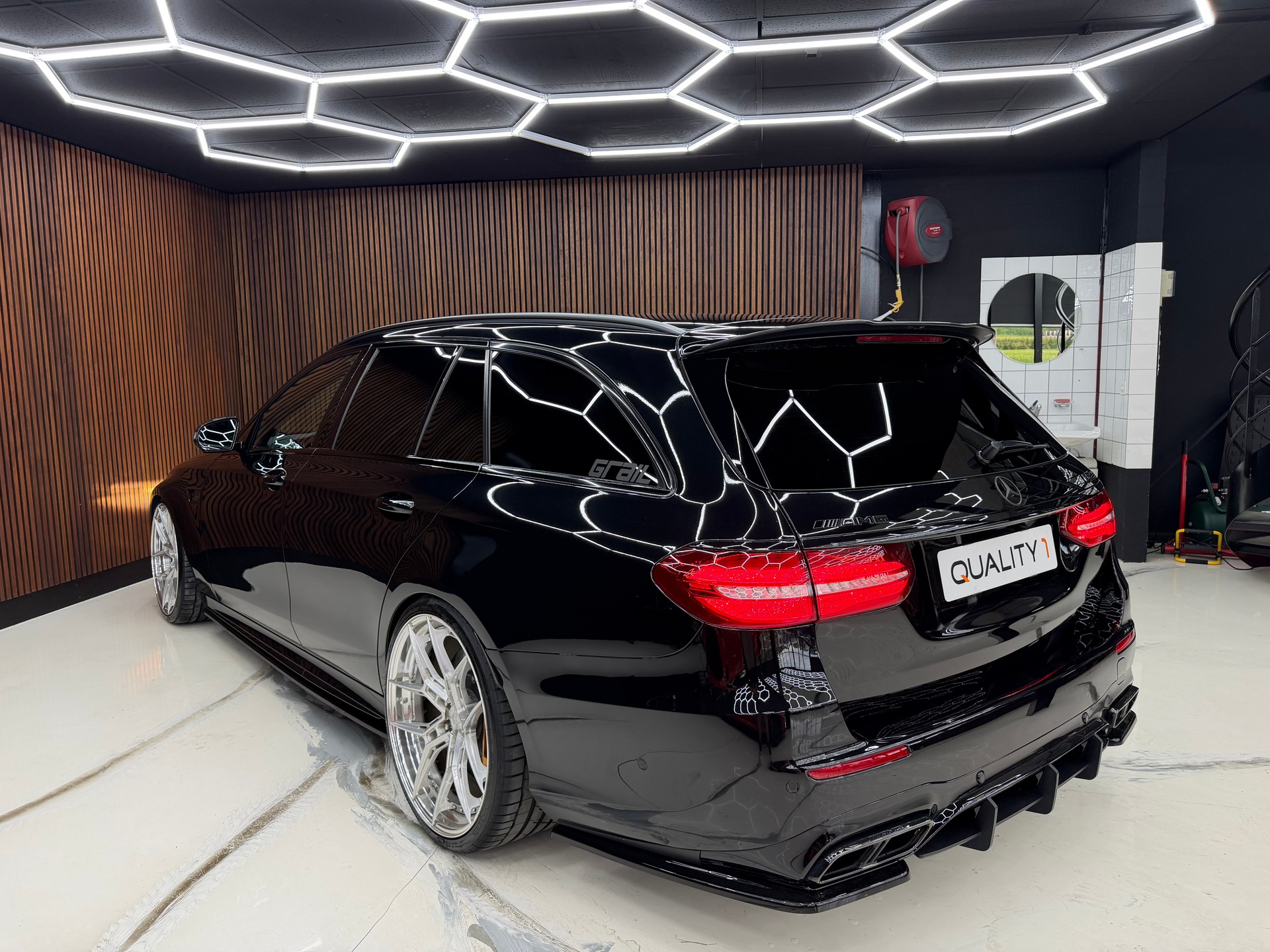MERCEDES-BENZ E 63 AMG S 4 Matic 9G-Tronic-image-7