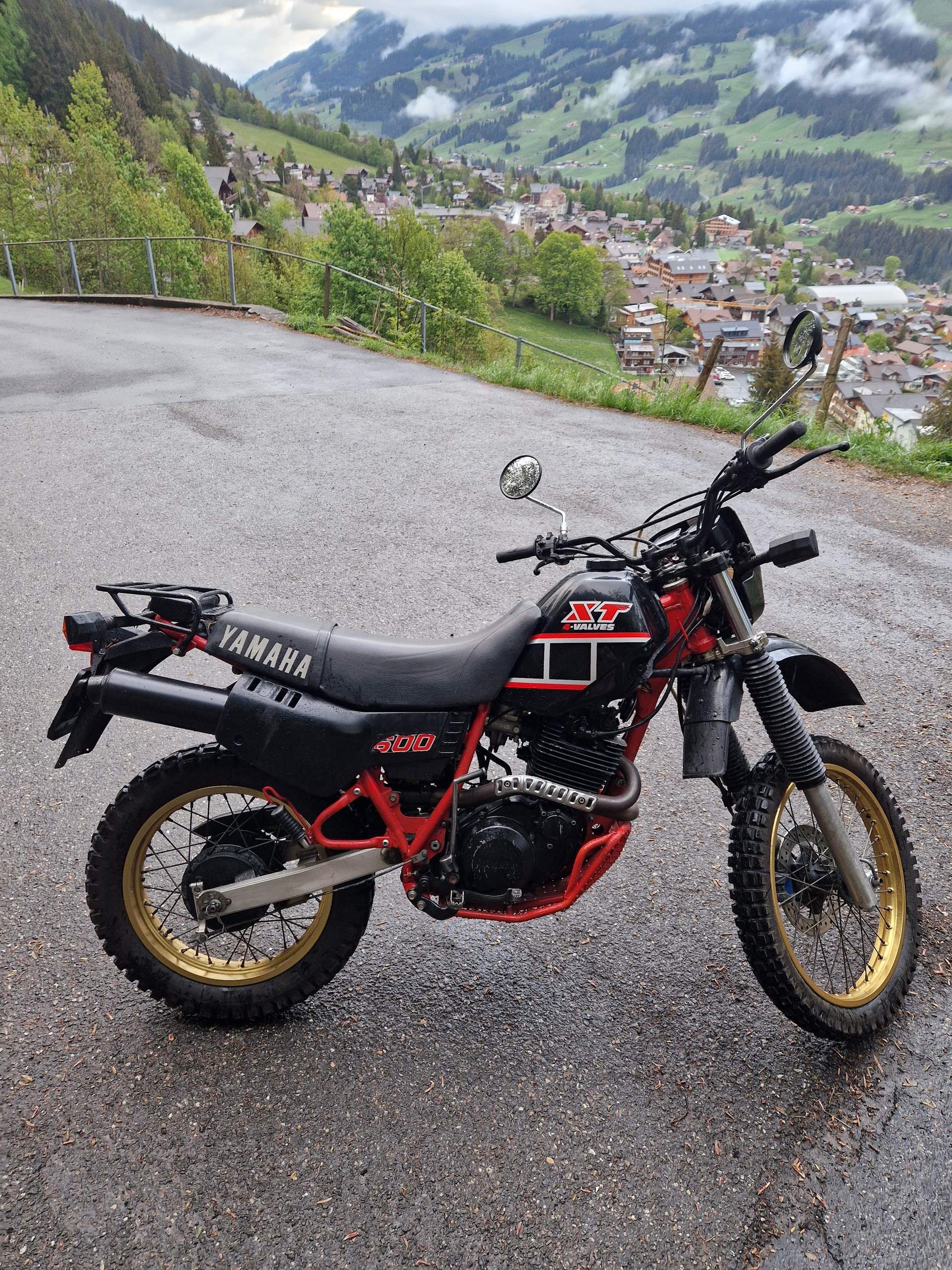 YAMAHA XT 600-image-1