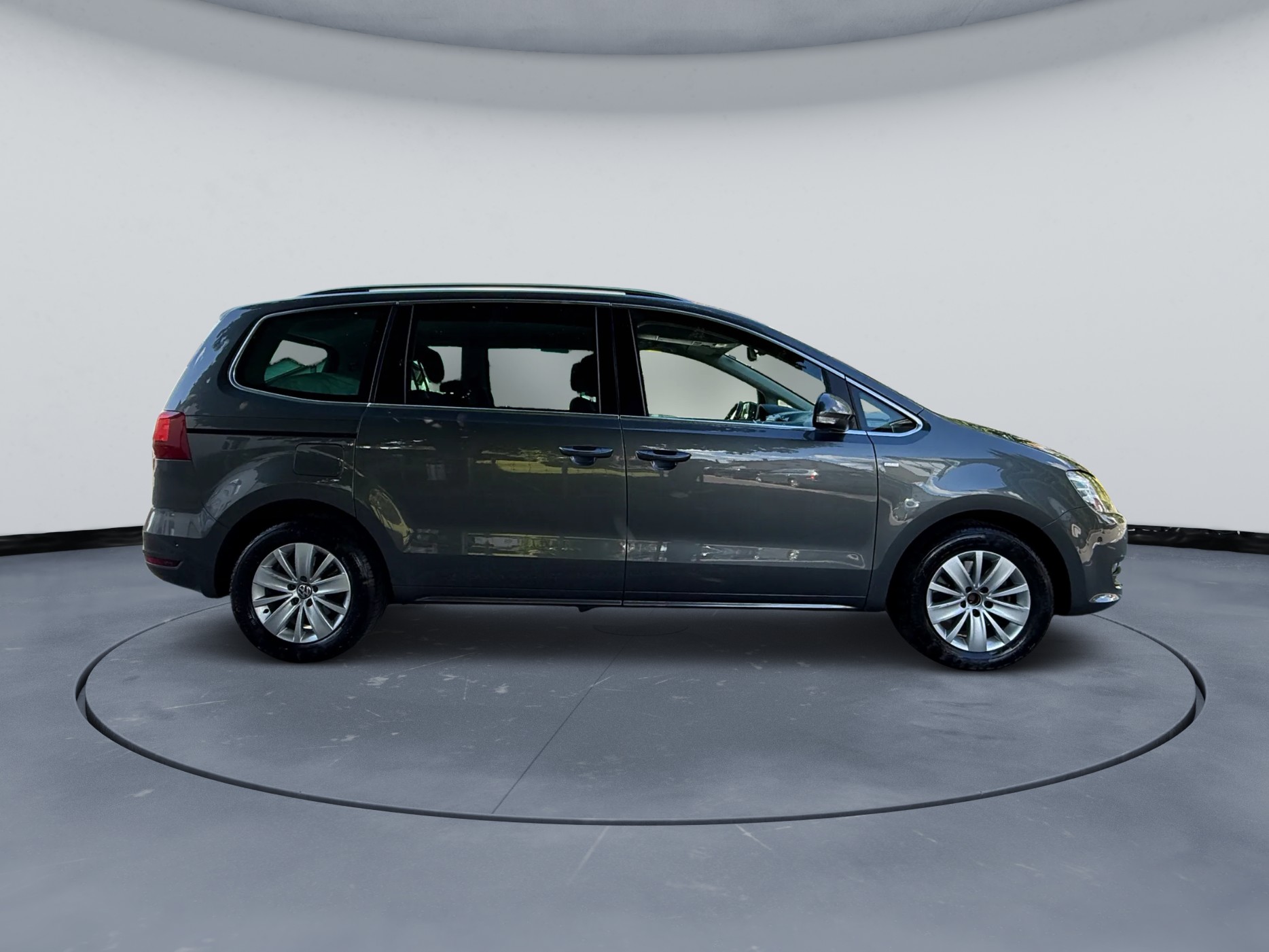 VW Sharan 2.0 TDI BlueMotion Technology Cup DSG-image-3