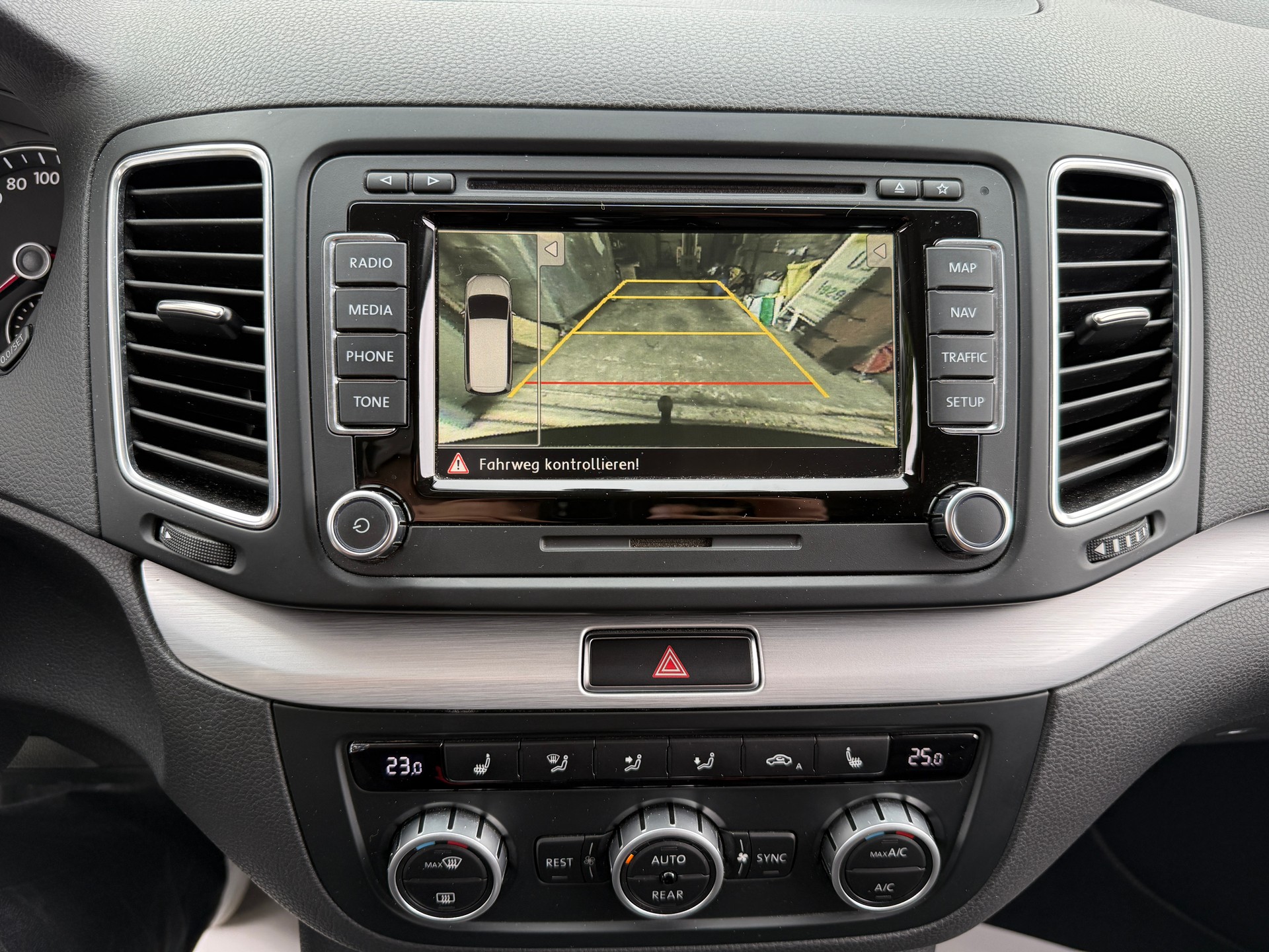 VW Sharan 2.0 TDI BlueMotion Technology Cup DSG-image-10