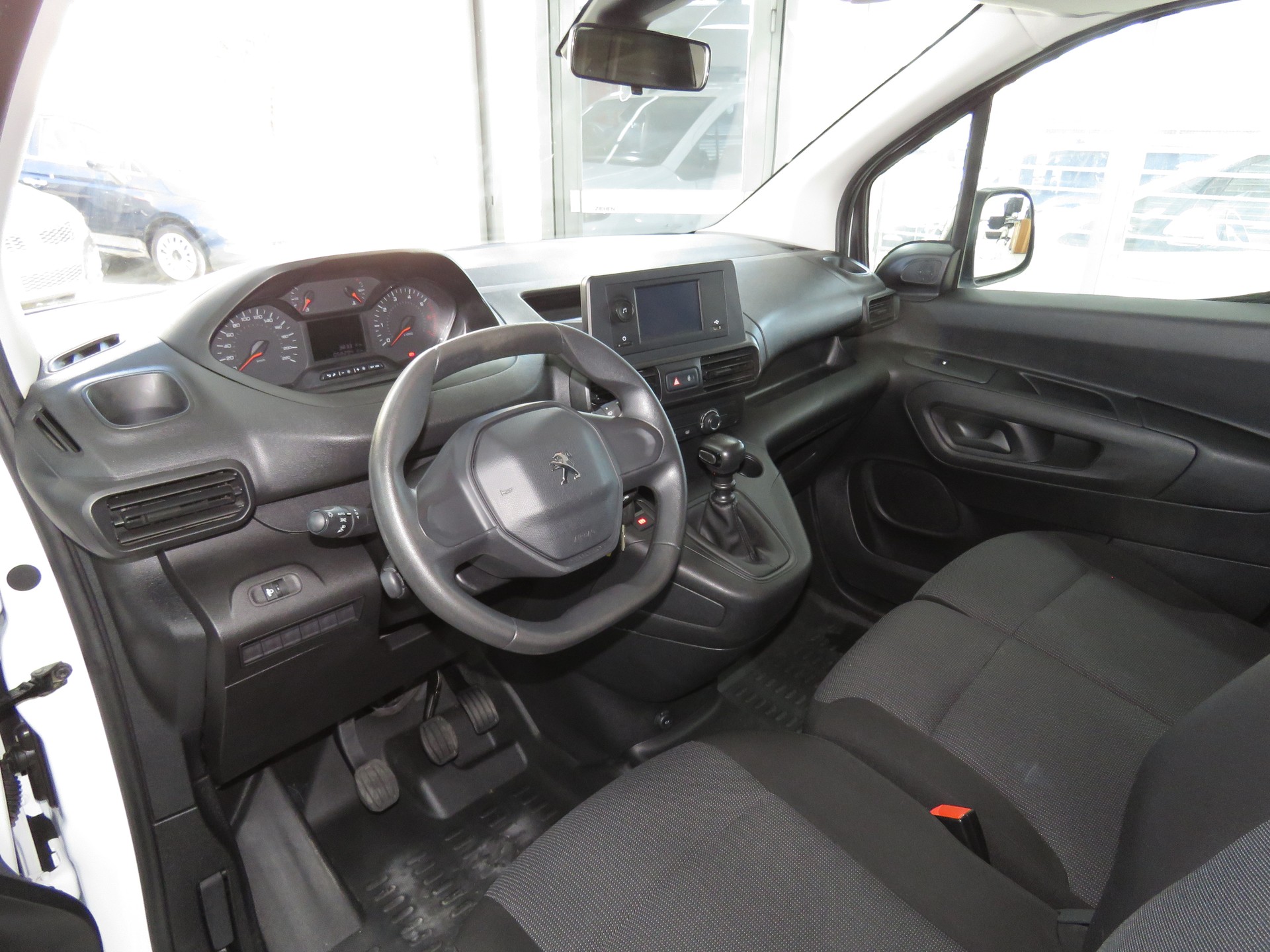 PEUGEOT Partner 1.5 Blue HDi s/s Premium 3-Plätzer (NL 800 Kg)-image-6