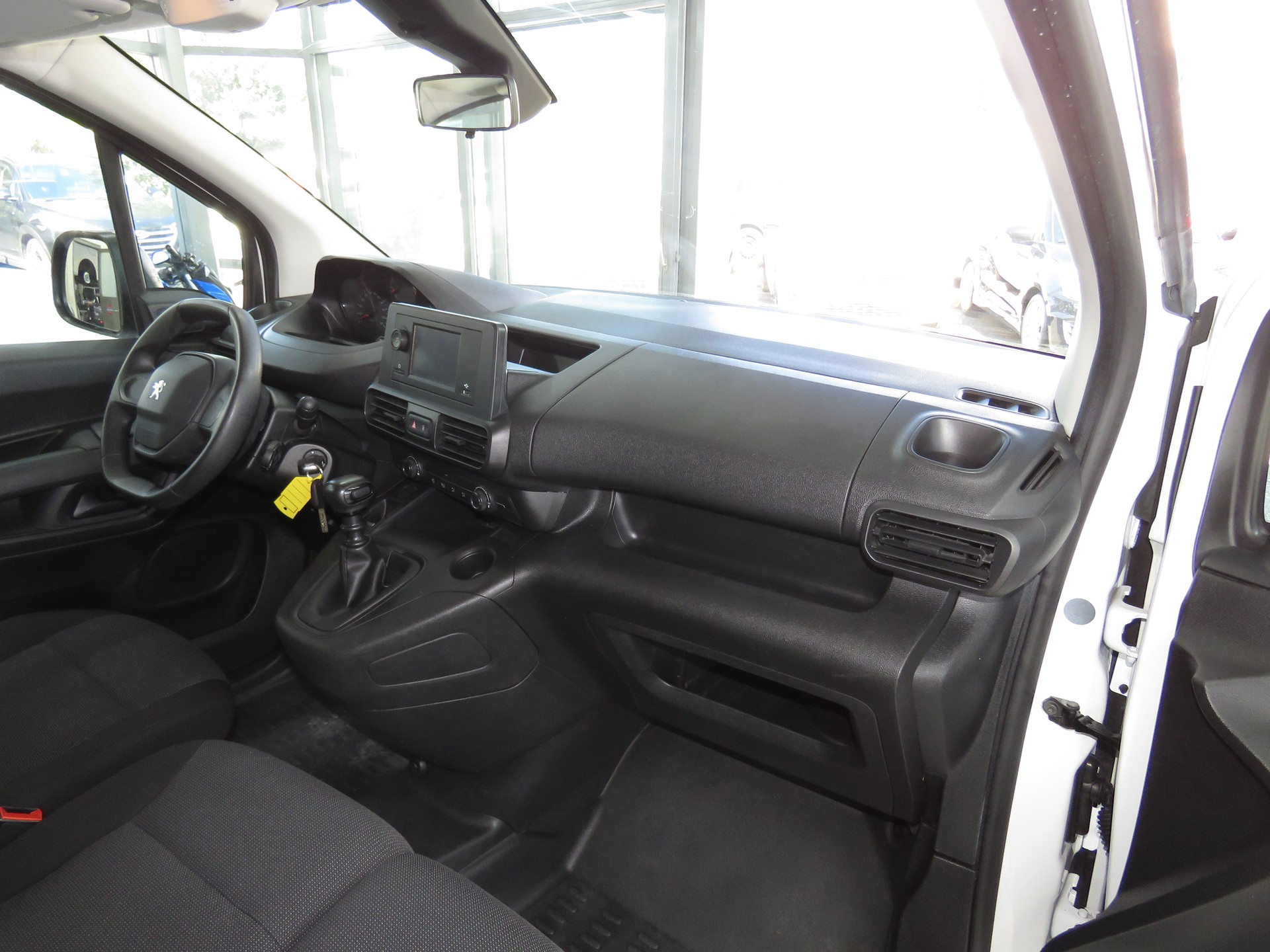 PEUGEOT Partner 1.5 Blue HDi s/s Premium 3-Plätzer (NL 800 Kg)-image-11