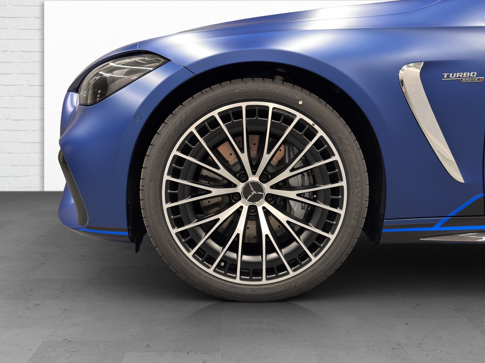 MERCEDES-BENZ AMG CLE 53 4Matic+ Cabriolet-image-5