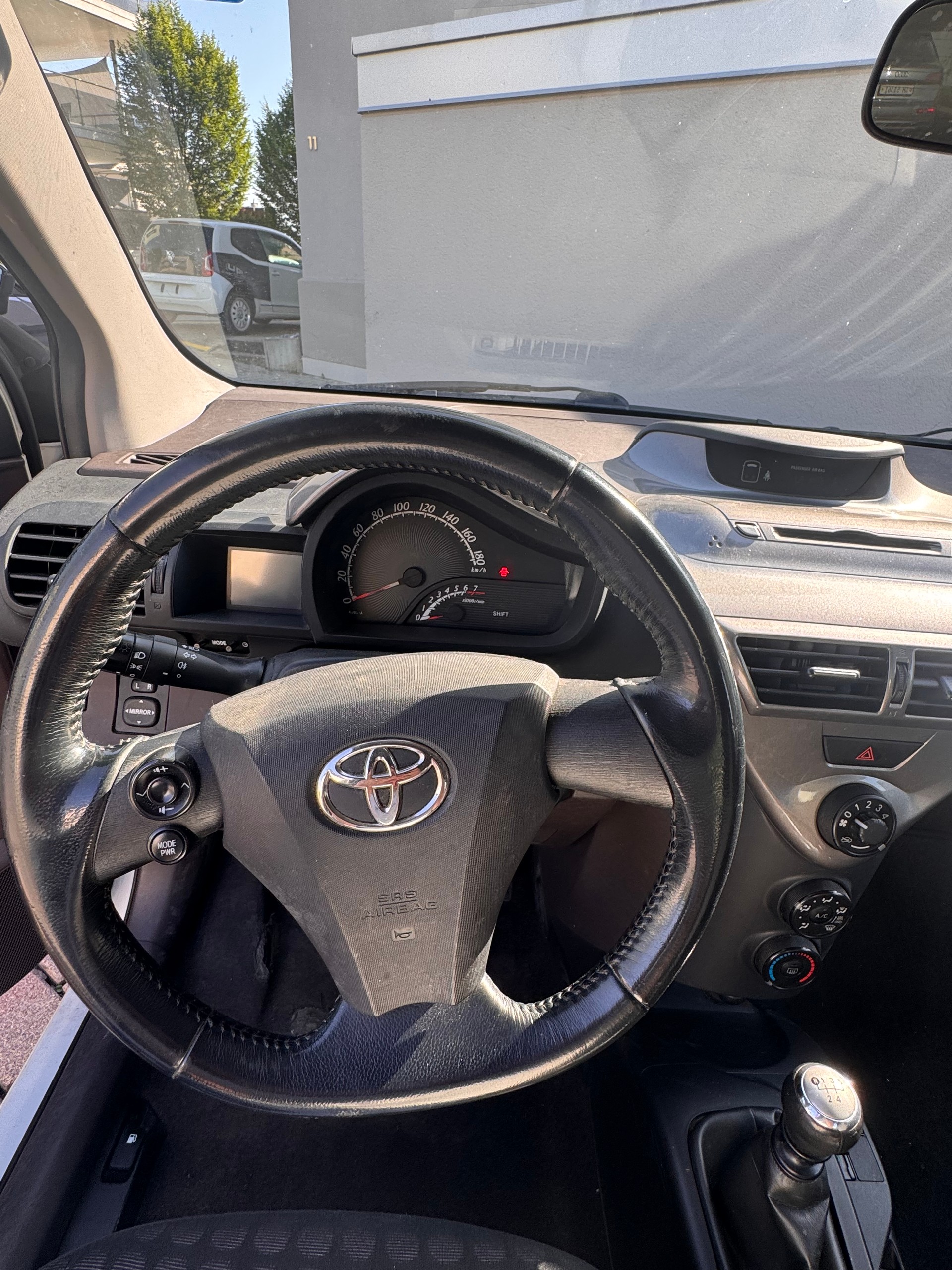 TOYOTA 1.0 VVT-i Q-image-2