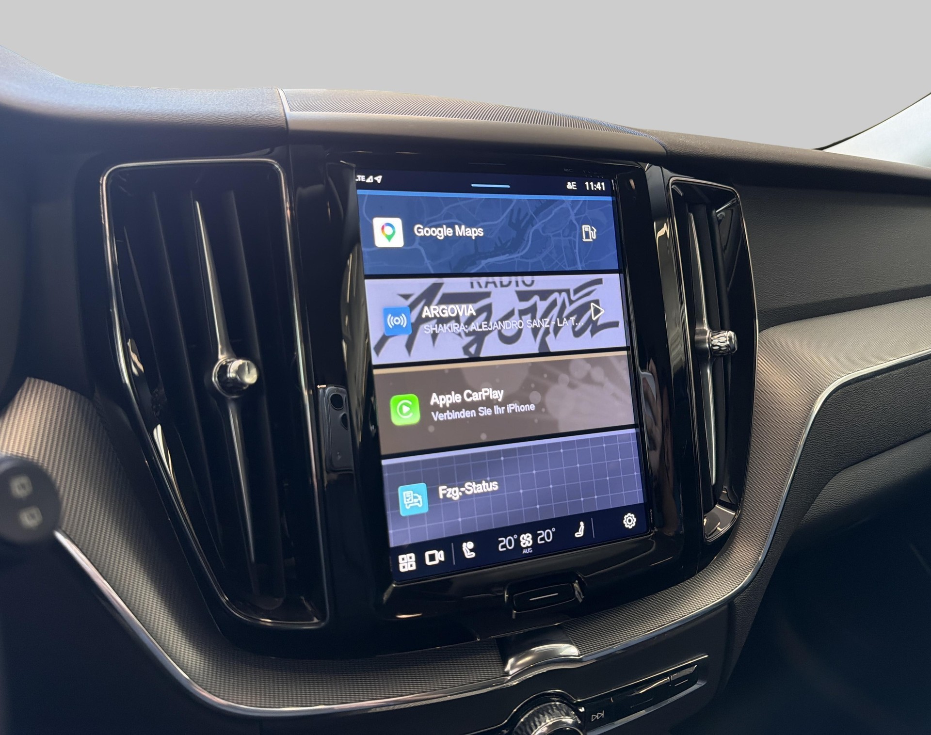 VOLVO XC60 2.0 B5 MH Plus Dark AWD-image-14