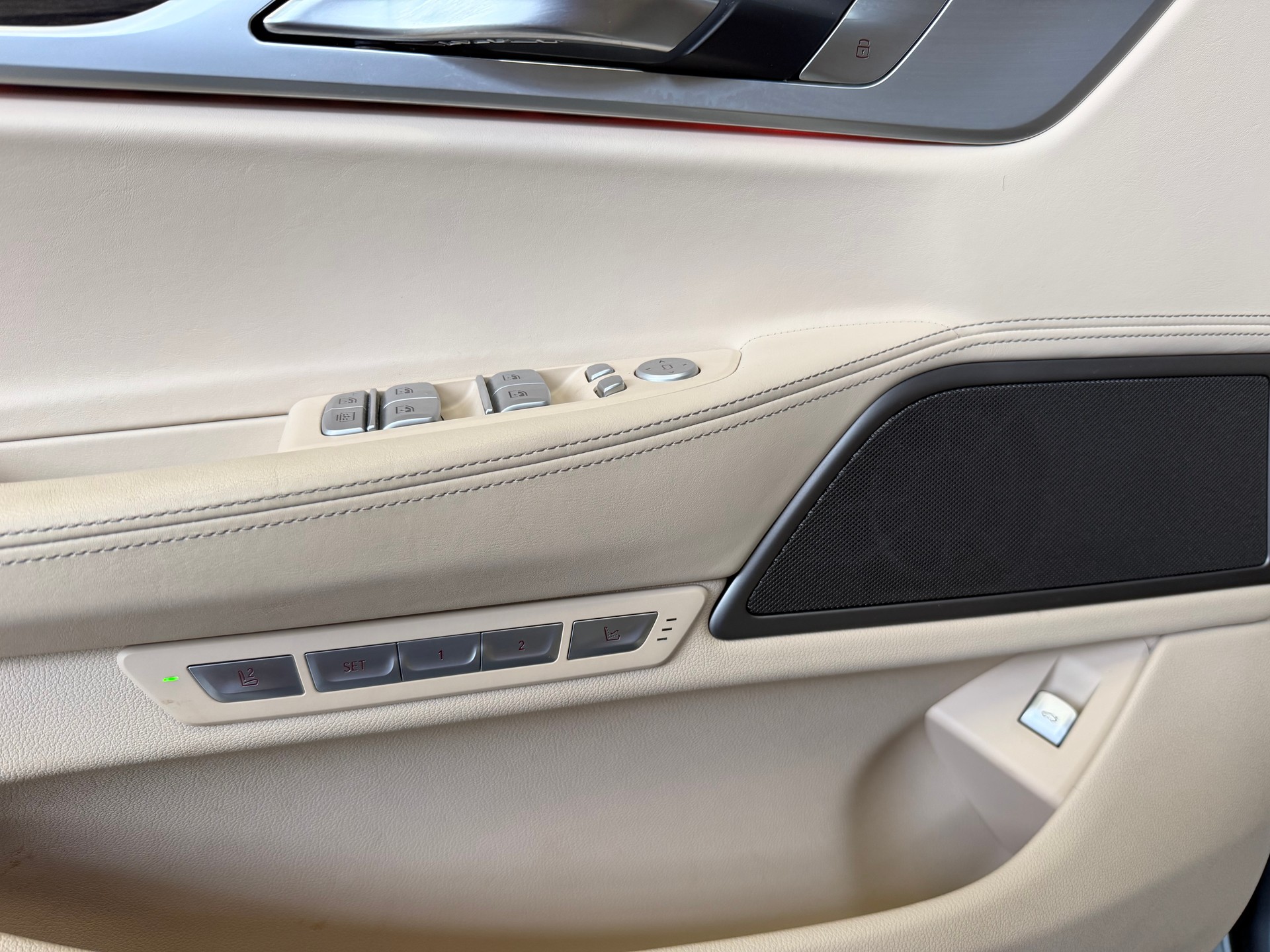 BMW 750i xDrive Steptronic-image-14