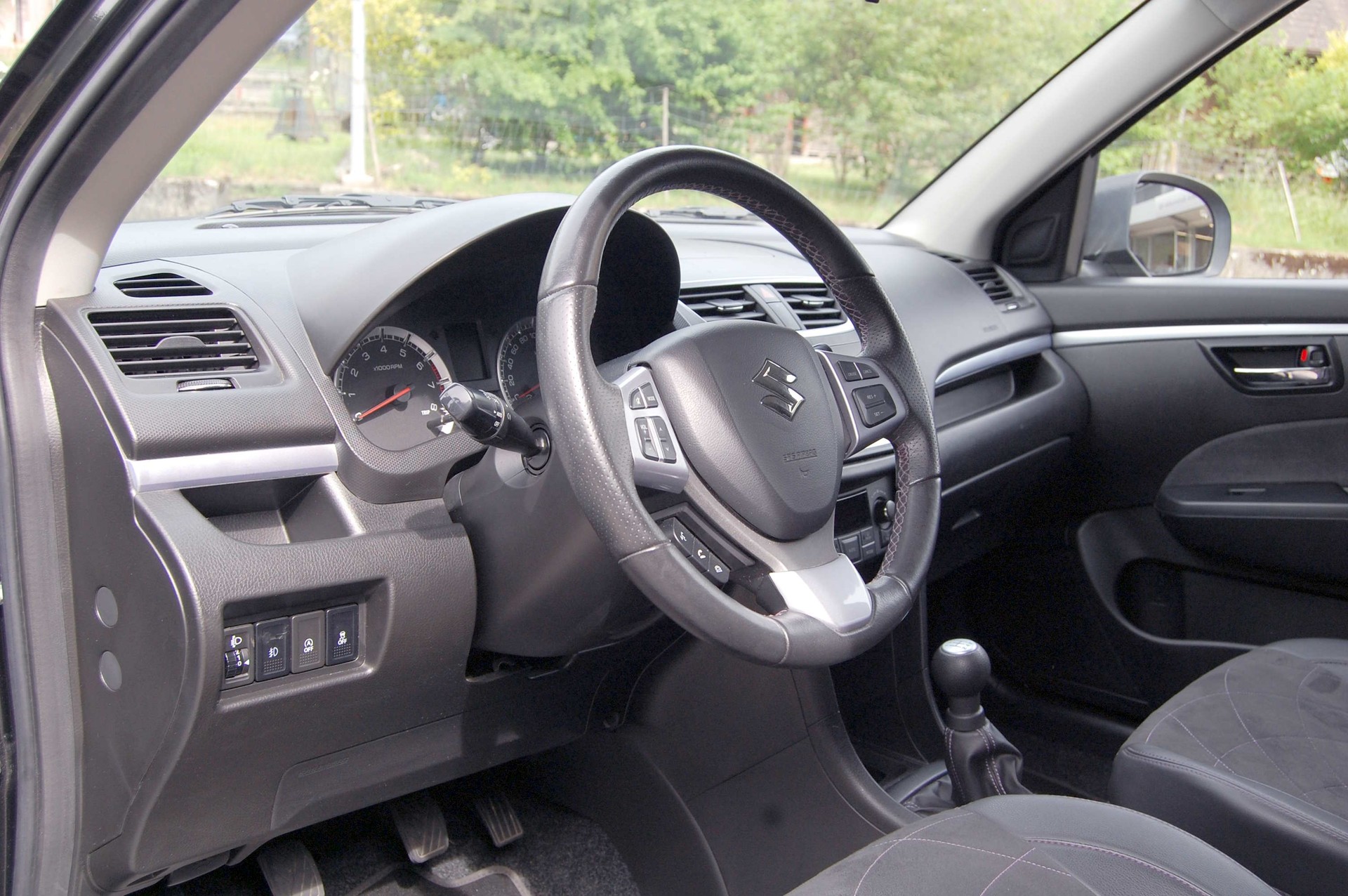 SUZUKI Swift 1.2i 16V Sergio Cellano Top 4x4-image-11