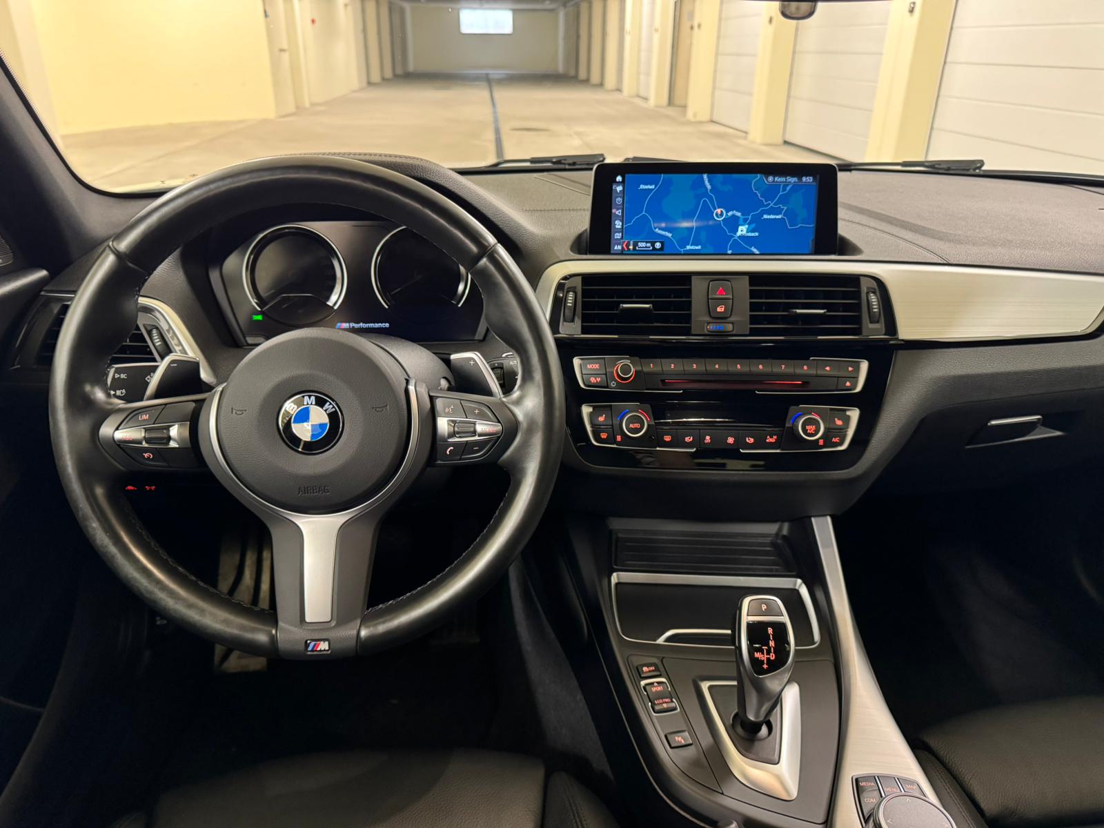 BMW M140i xDrive Steptronic-image-12
