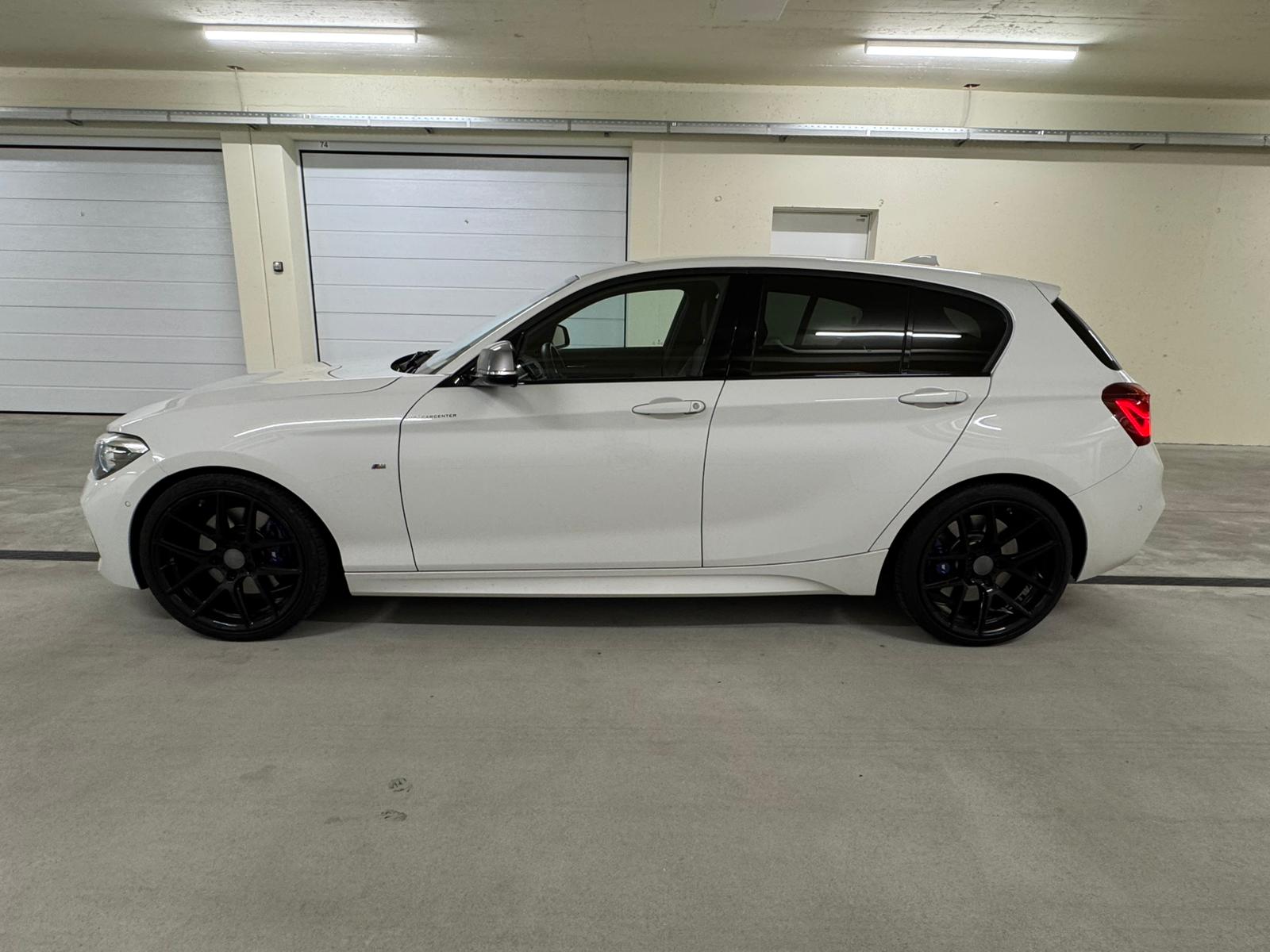 BMW M140i xDrive Steptronic-showroom-element-3