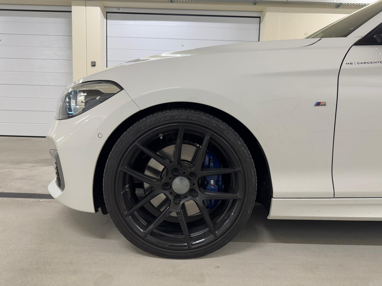 BMW M140i xDrive Steptronic-showroom-element-2