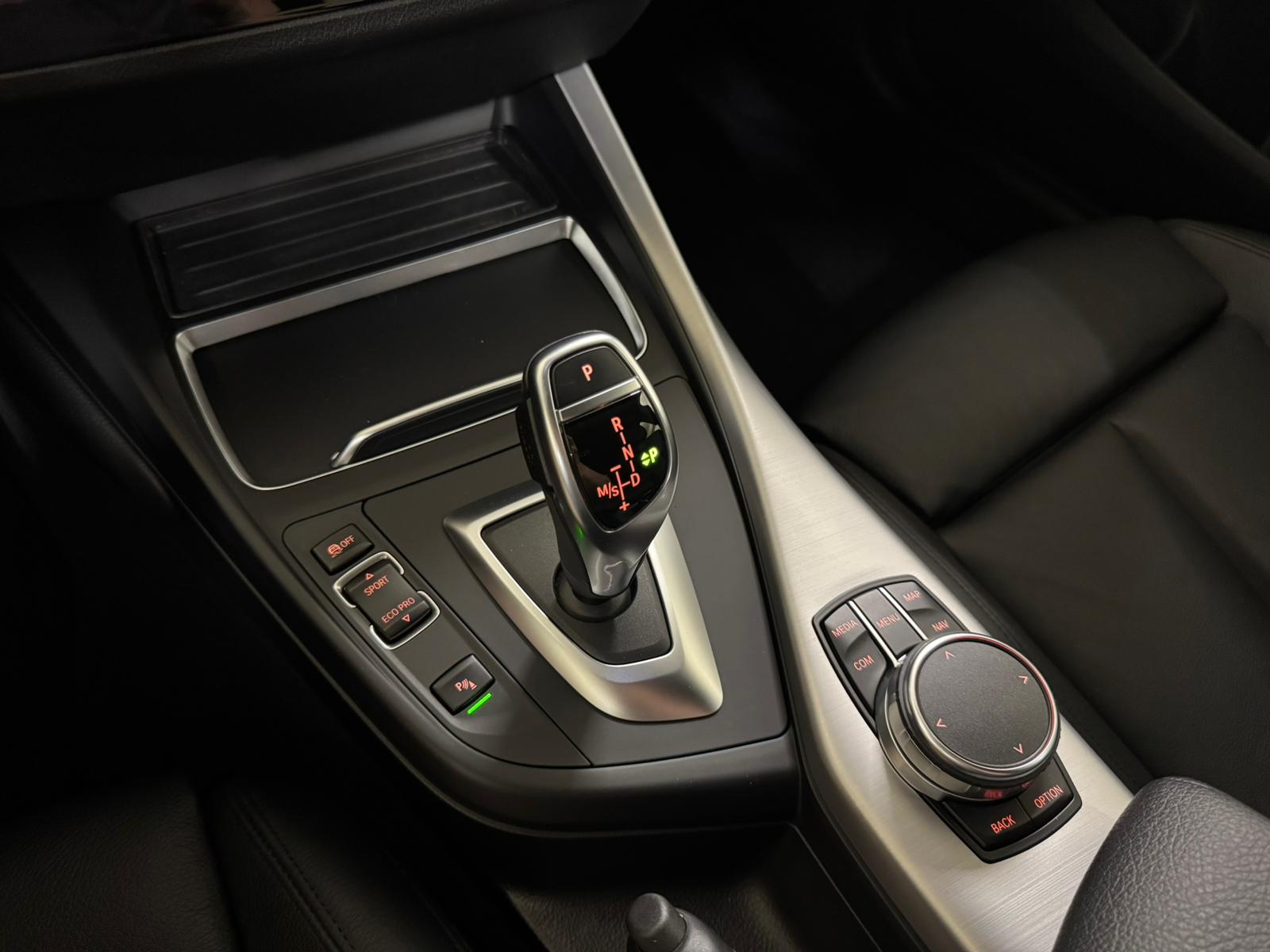 BMW M140i xDrive Steptronic-image-21