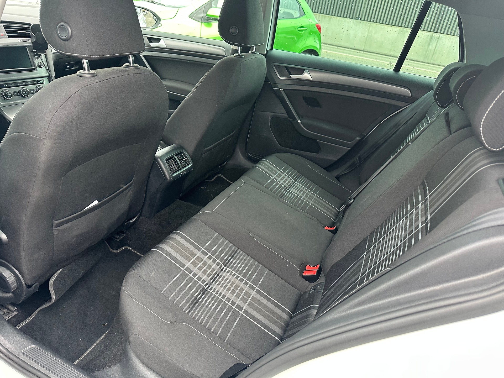 VW Golf 1.4 TSI Lounge DSG-image-4