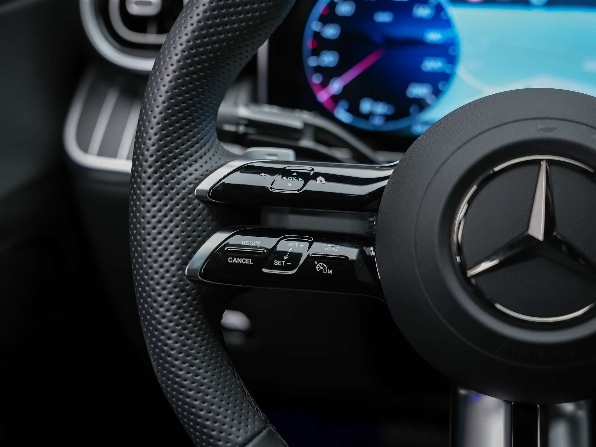 MERCEDES-BENZ GLC 200 AMG Line 4matic Coupé *Werksgarantie*21" Felgen*Night Paket*Abstandsregler*-image-27