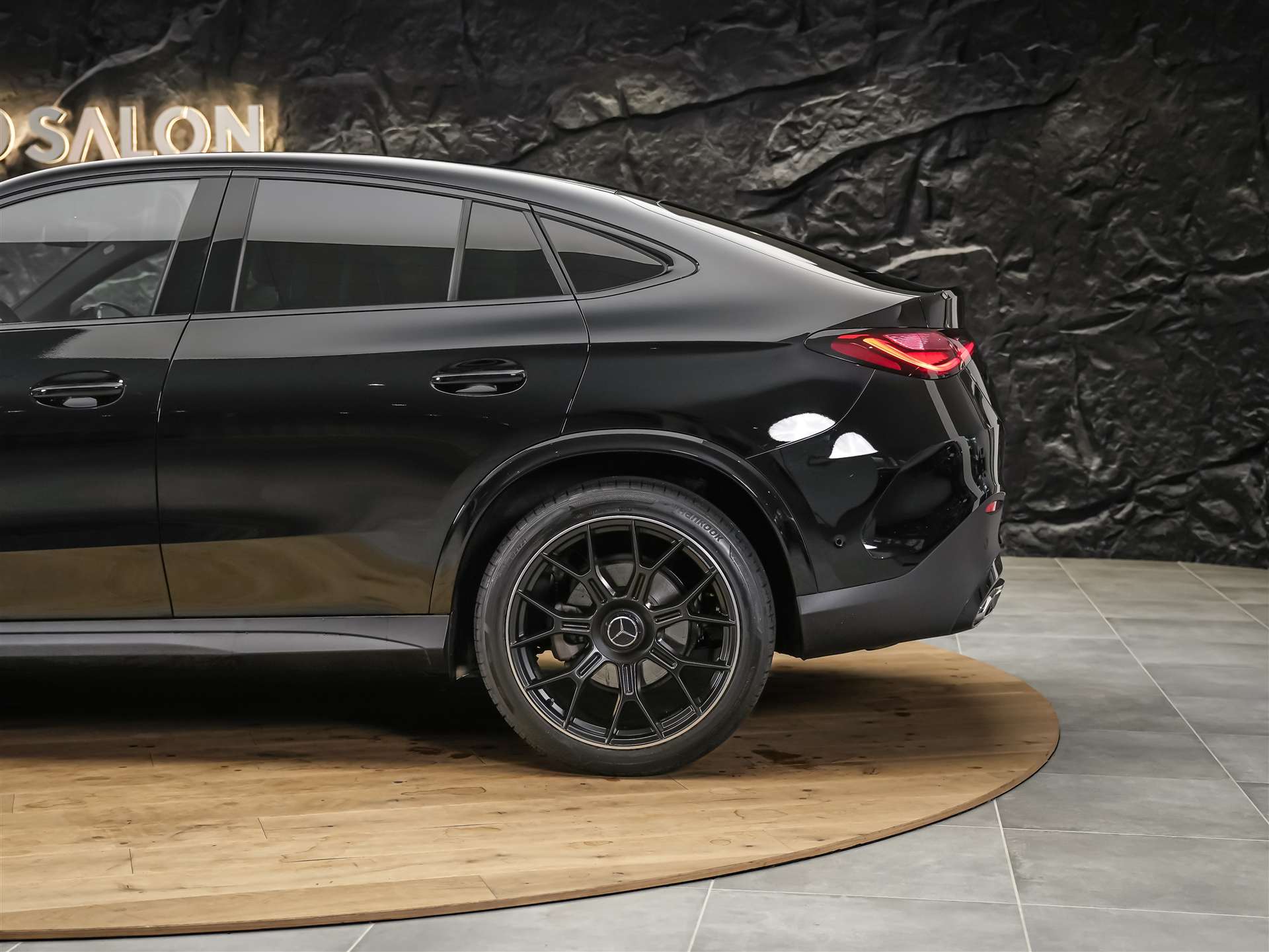MERCEDES-BENZ GLC 200 AMG Line 4matic Coupé *Werksgarantie*21" Felgen*Night Paket*Abstandsregler*-image-16