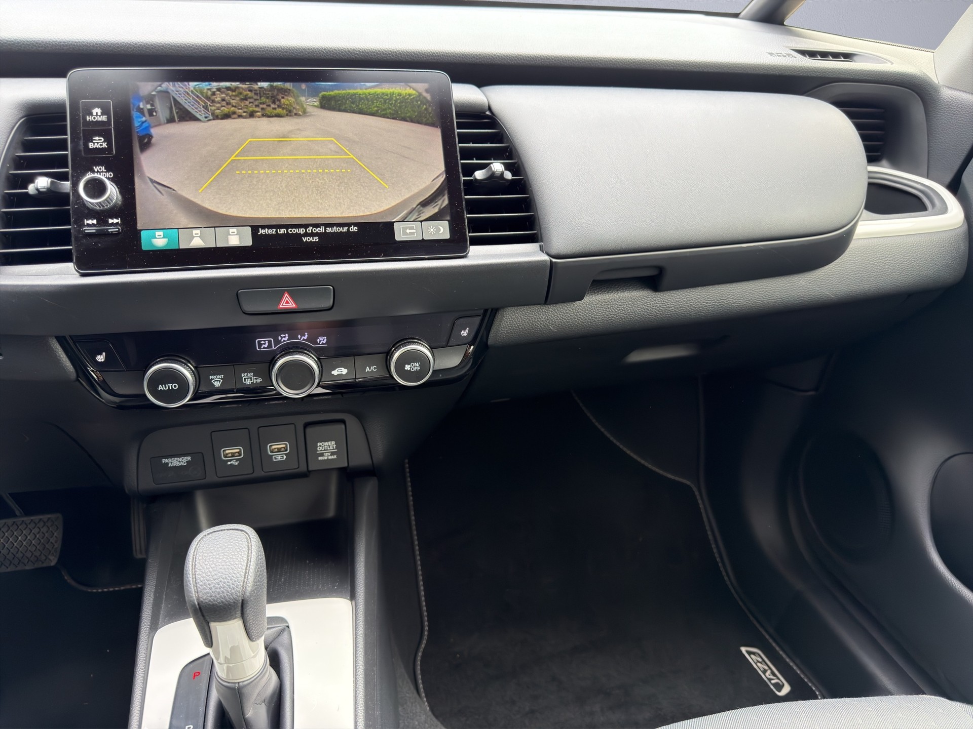 HONDA Jazz 1.5i-MMD Elegance E-CVT-image-10