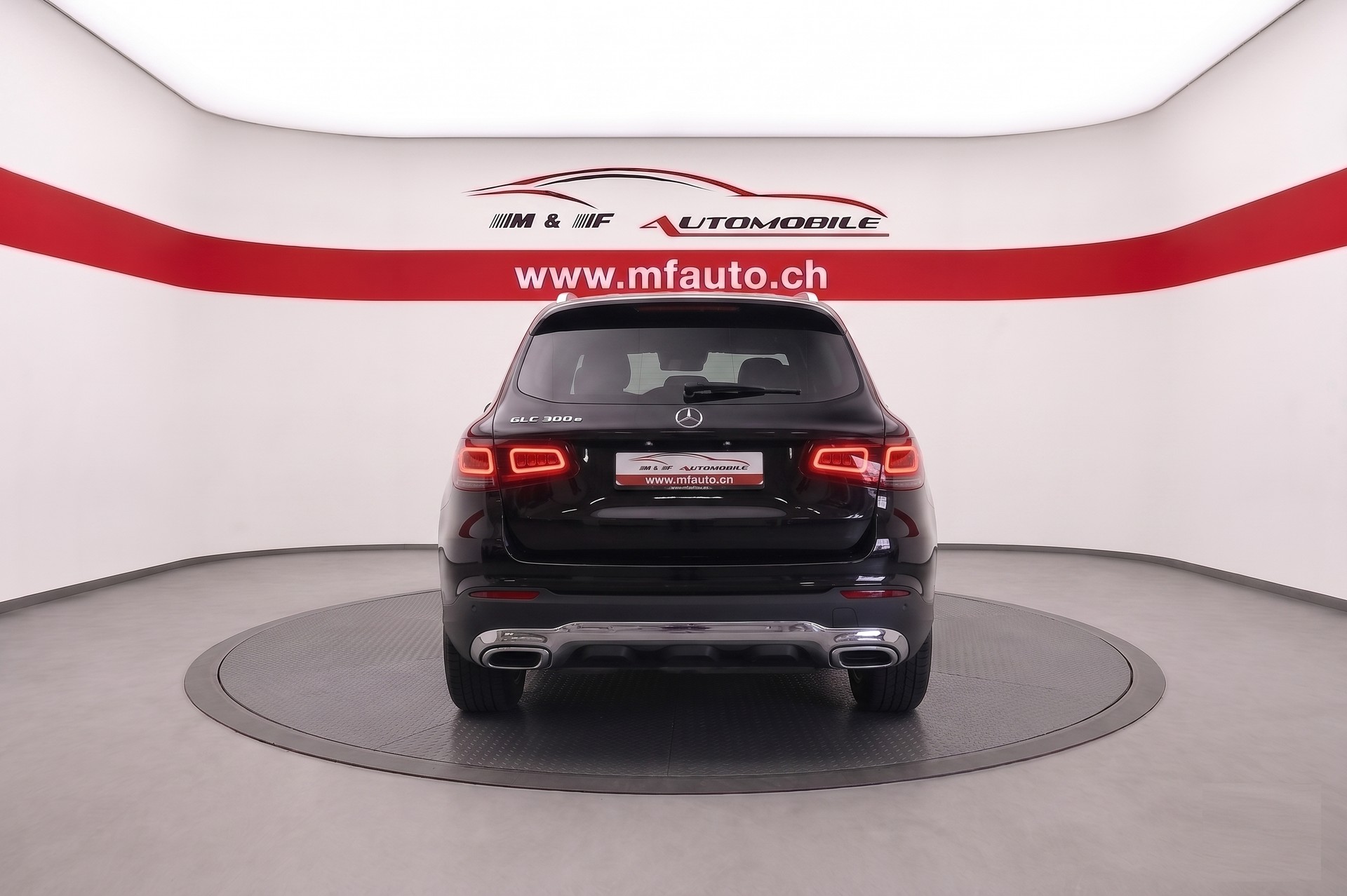 MERCEDES-BENZ GLC 300 e 4m CH FZ MIT GRATIS SERVICE CH FAHRZEUG-image-4