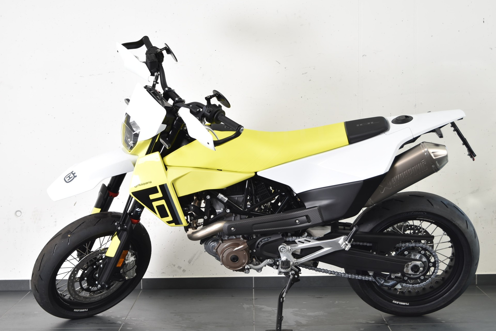 HUSQVARNA 701 Supermoto-image-0